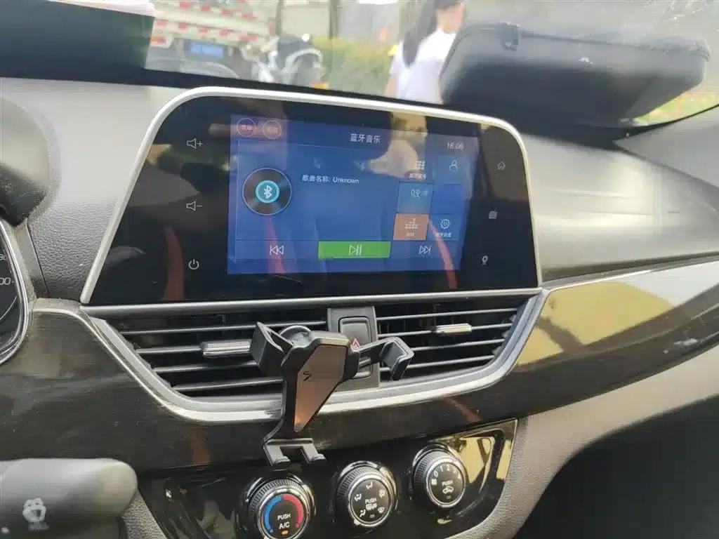 Baojun 310 2016 1.2L Manual Deluxe Edition — миниатюра 6