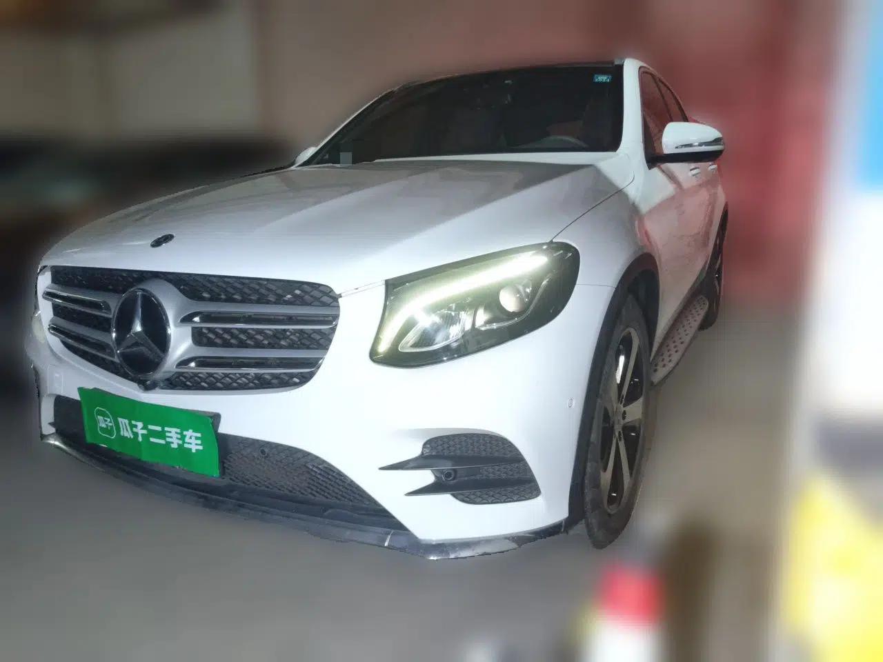 Mercedes-Benz GLC 2018 GLC 260 4MATIC Luxury Model — миниатюра 1