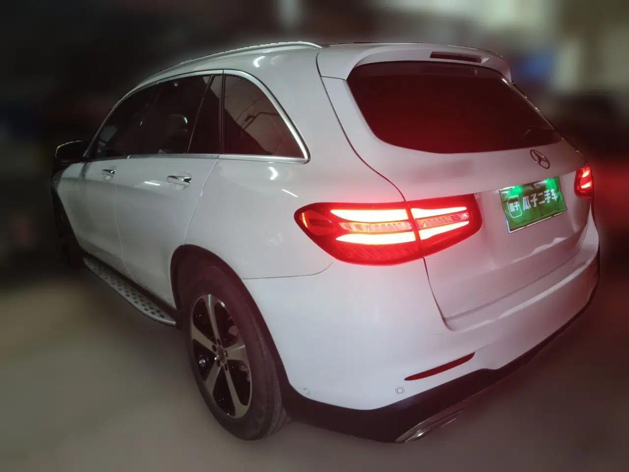 Mercedes-Benz GLC 2018 GLC 260 4MATIC Luxury Model — миниатюра 4