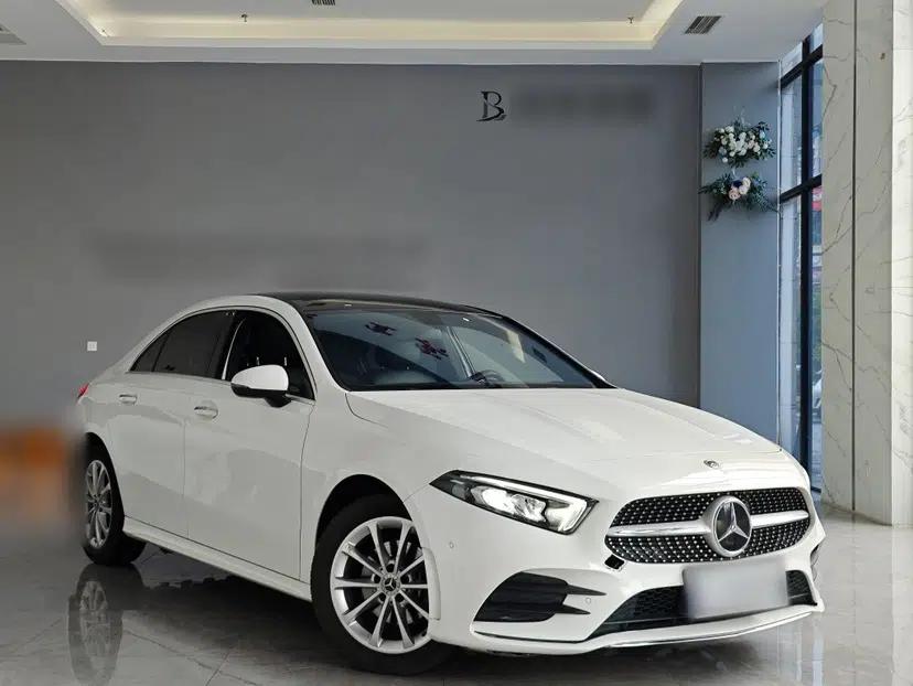 Mercedes-Benz A-Class 2022 A 200 L Sport Sedan Dynamic Model — миниатюра 3