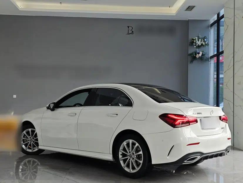 Mercedes-Benz A-Class 2022 A 200 L Sport Sedan Dynamic Model — миниатюра 4