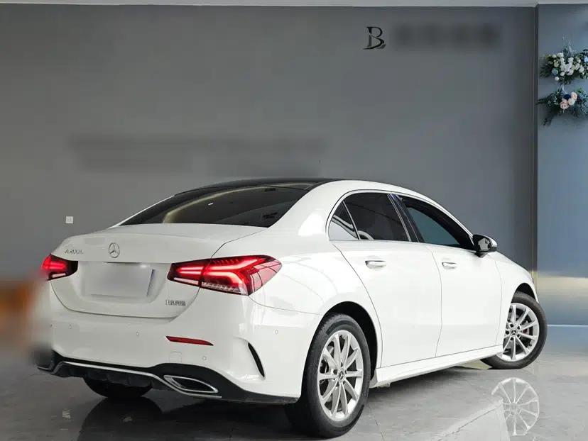 Mercedes-Benz A-Class 2022 A 200 L Sport Sedan Dynamic Model — миниатюра 5