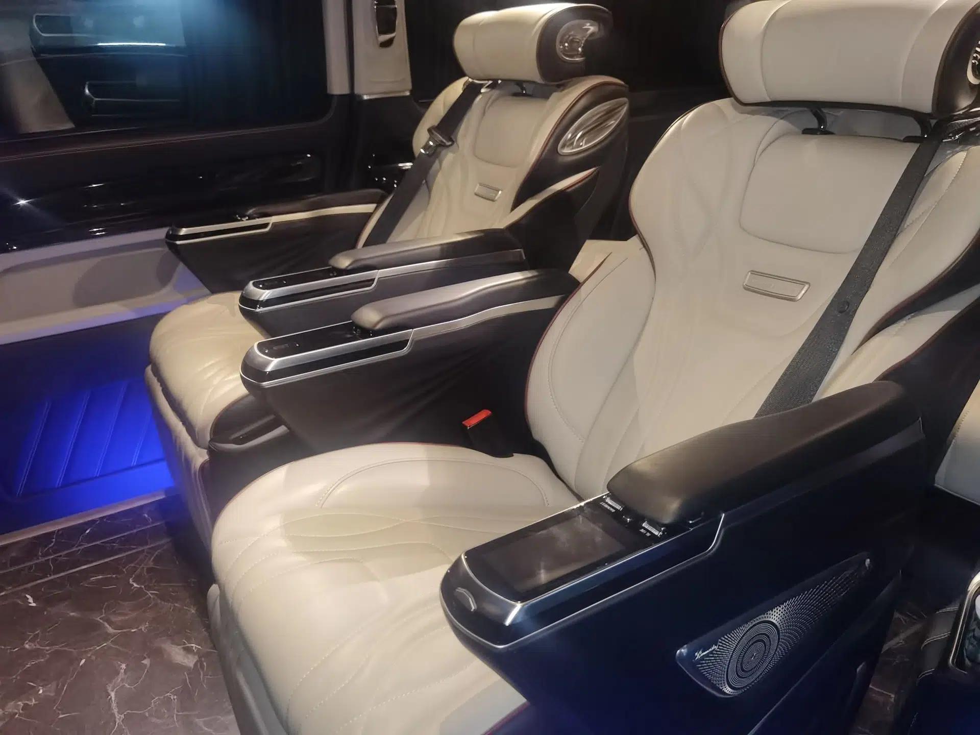 Mercedes-Benz Vito 2021 2.0T Business Version 7 Seats — миниатюра 17