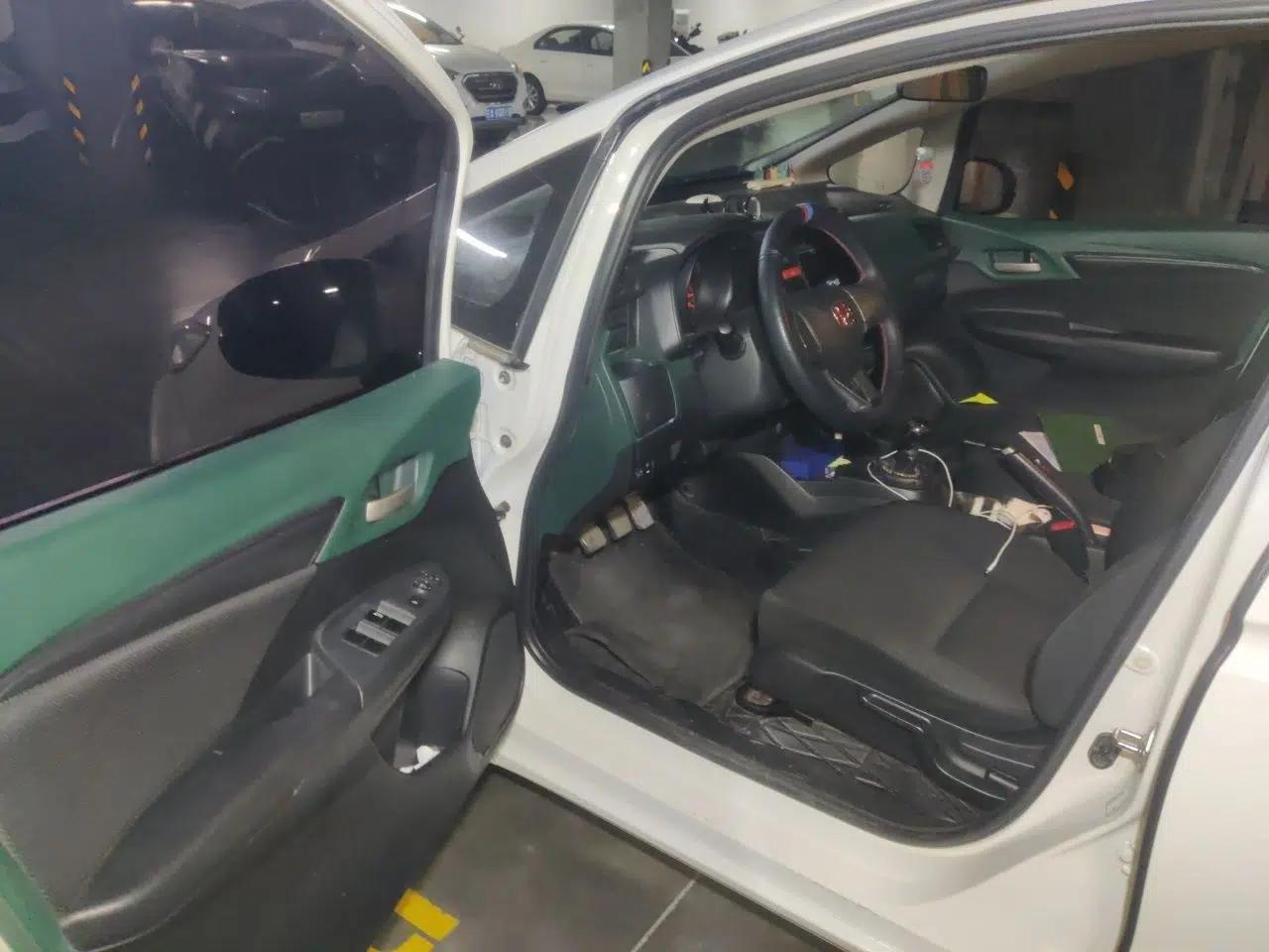Honda Fit 2016 1.5L LX Manual Comfort Model — миниатюра 16