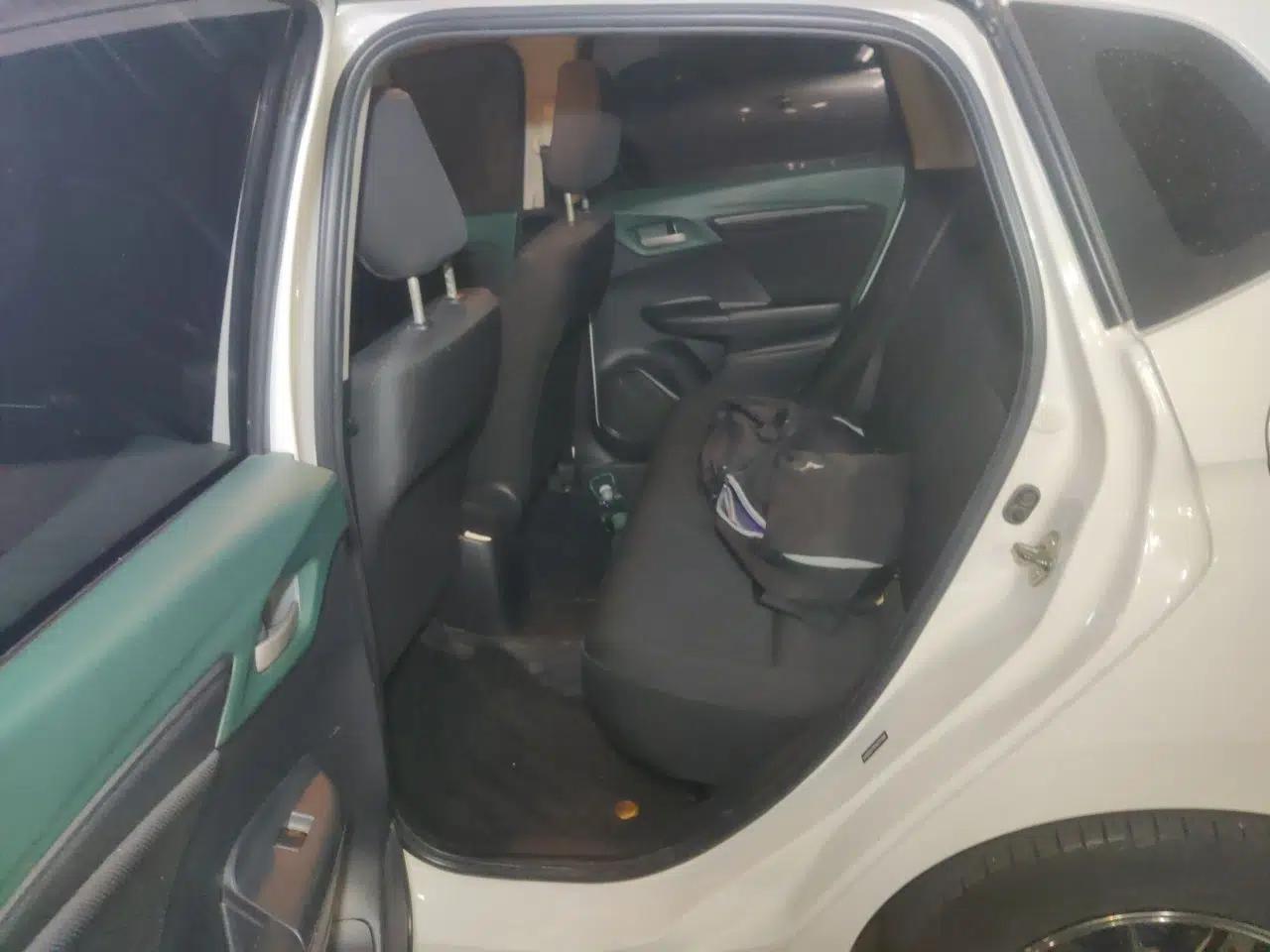 Honda Fit 2016 1.5L LX Manual Comfort Model — миниатюра 17