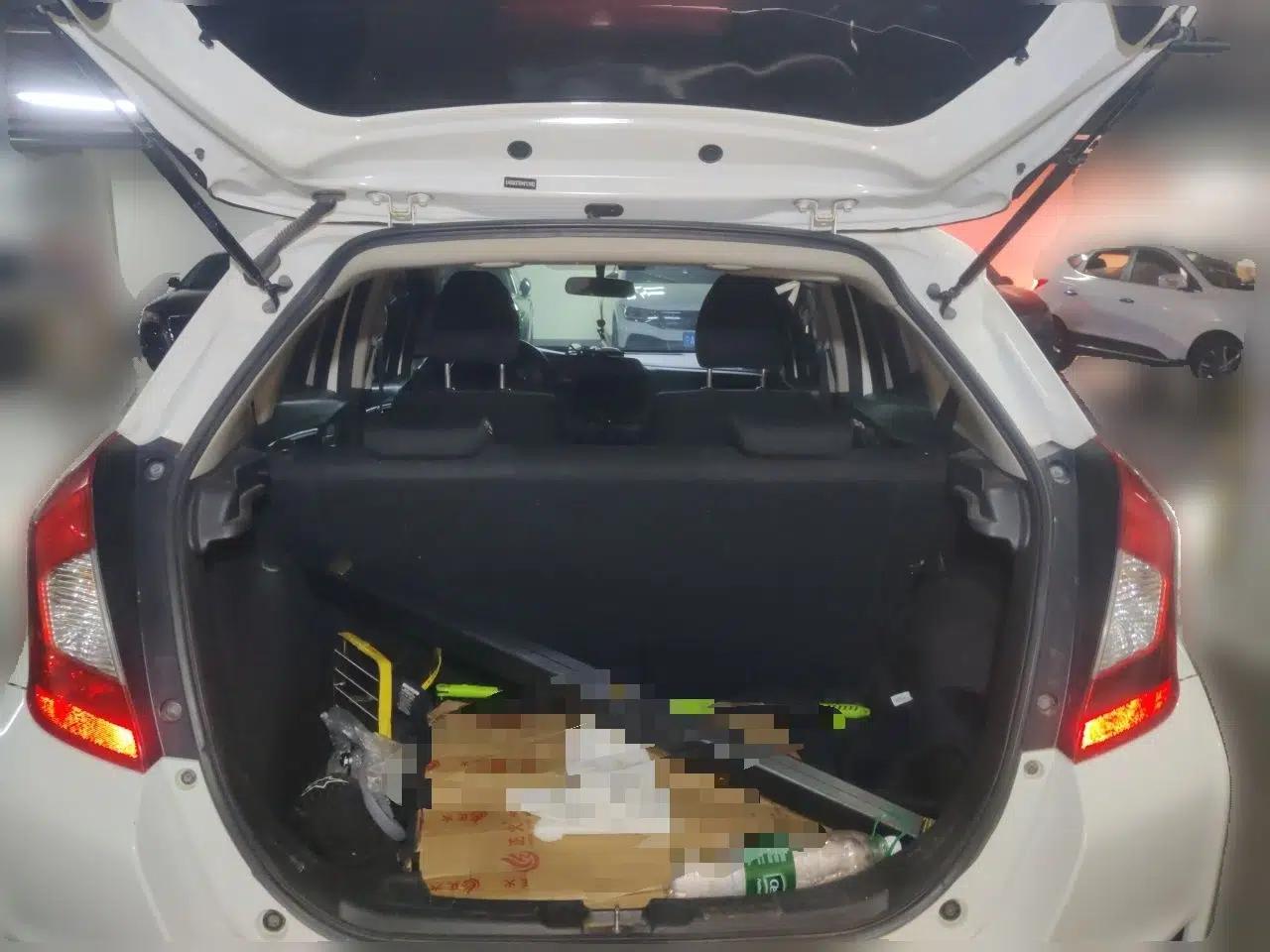 Honda Fit 2016 1.5L LX Manual Comfort Model — миниатюра 19