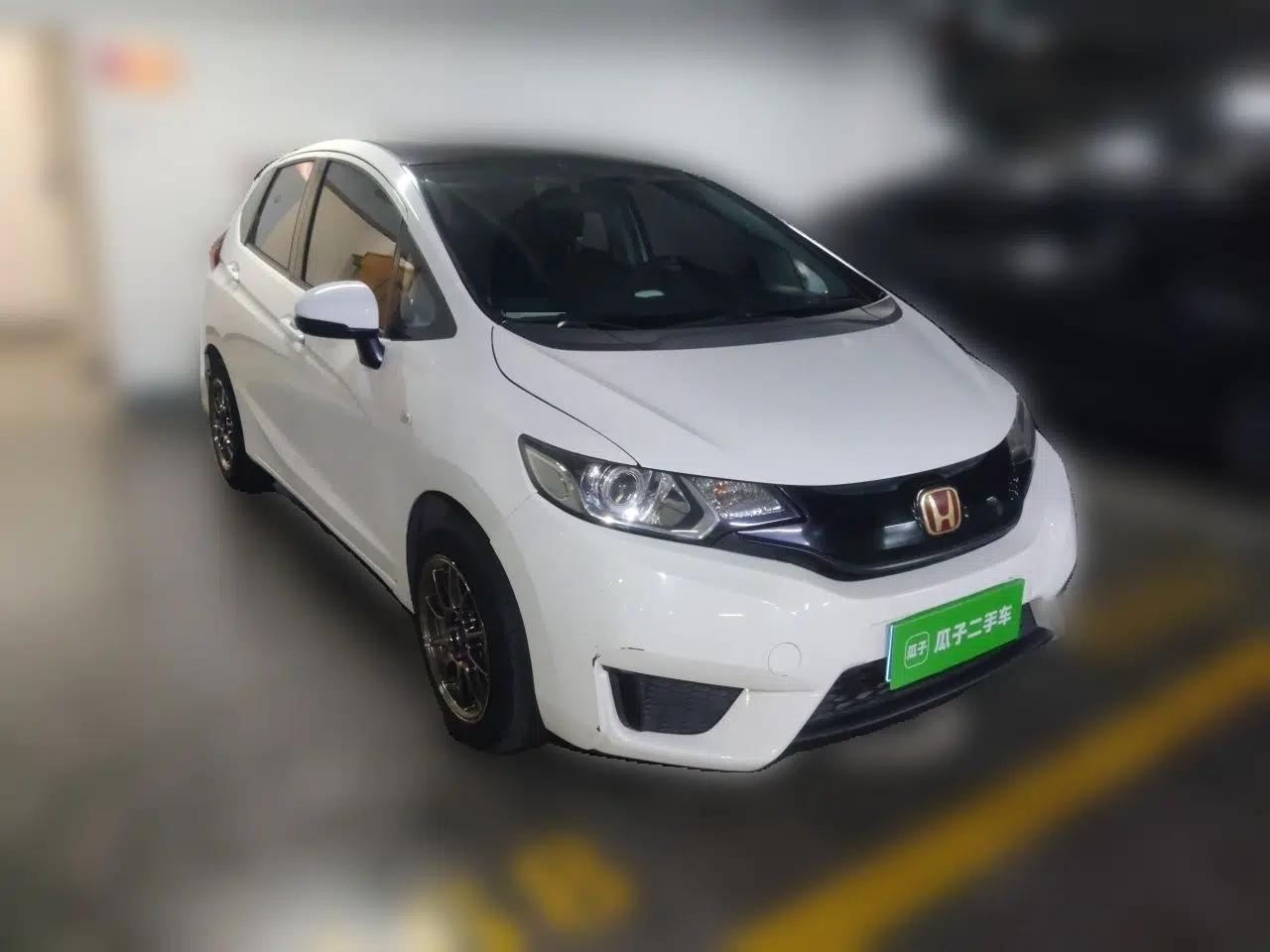 Honda Fit 2016 1.5L LX Manual Comfort Model — миниатюра 3