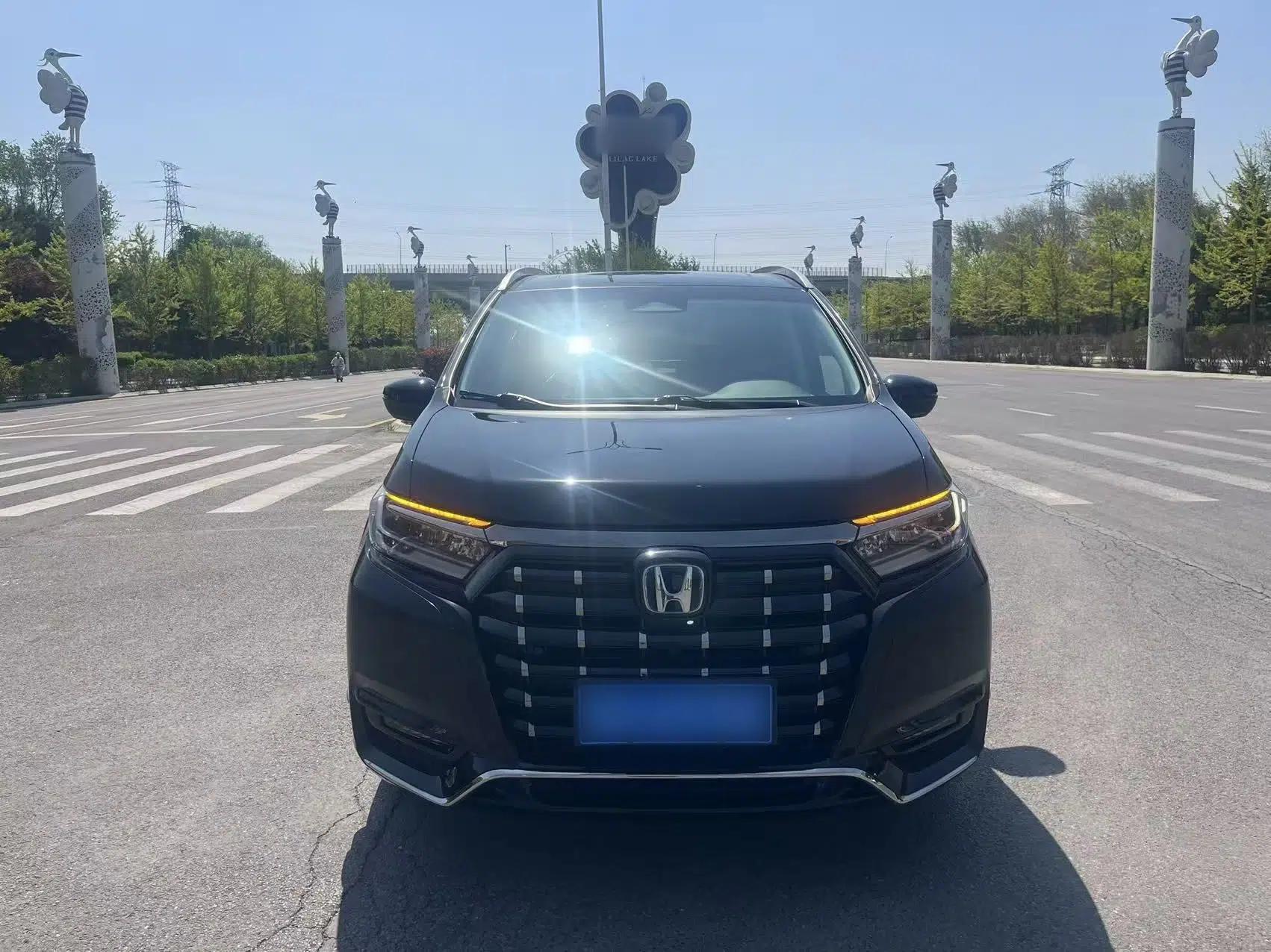 Honda Elysion 2024 2.0L eHEV Ultimate Edition — миниатюра 3