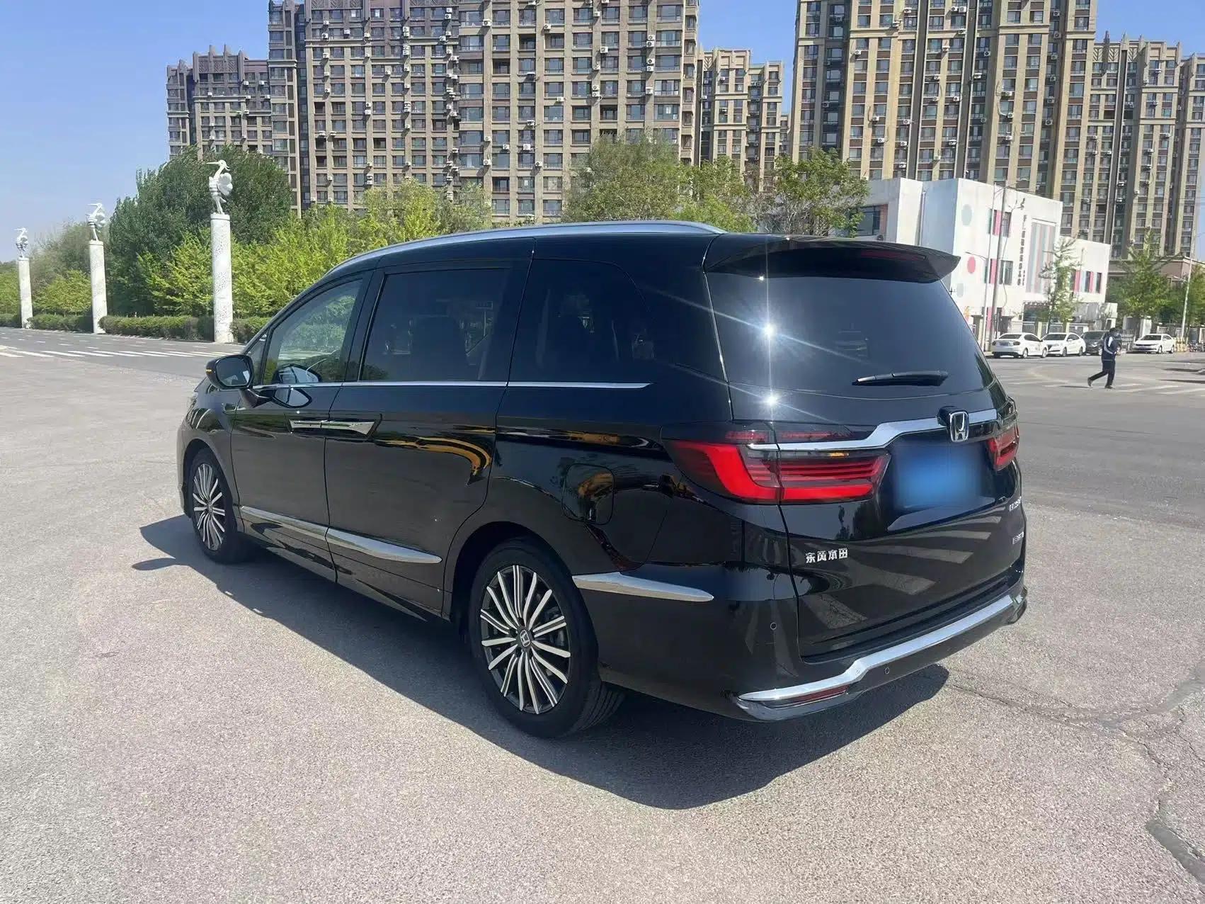 Honda Elysion 2024 2.0L eHEV Ultimate Edition — миниатюра 4
