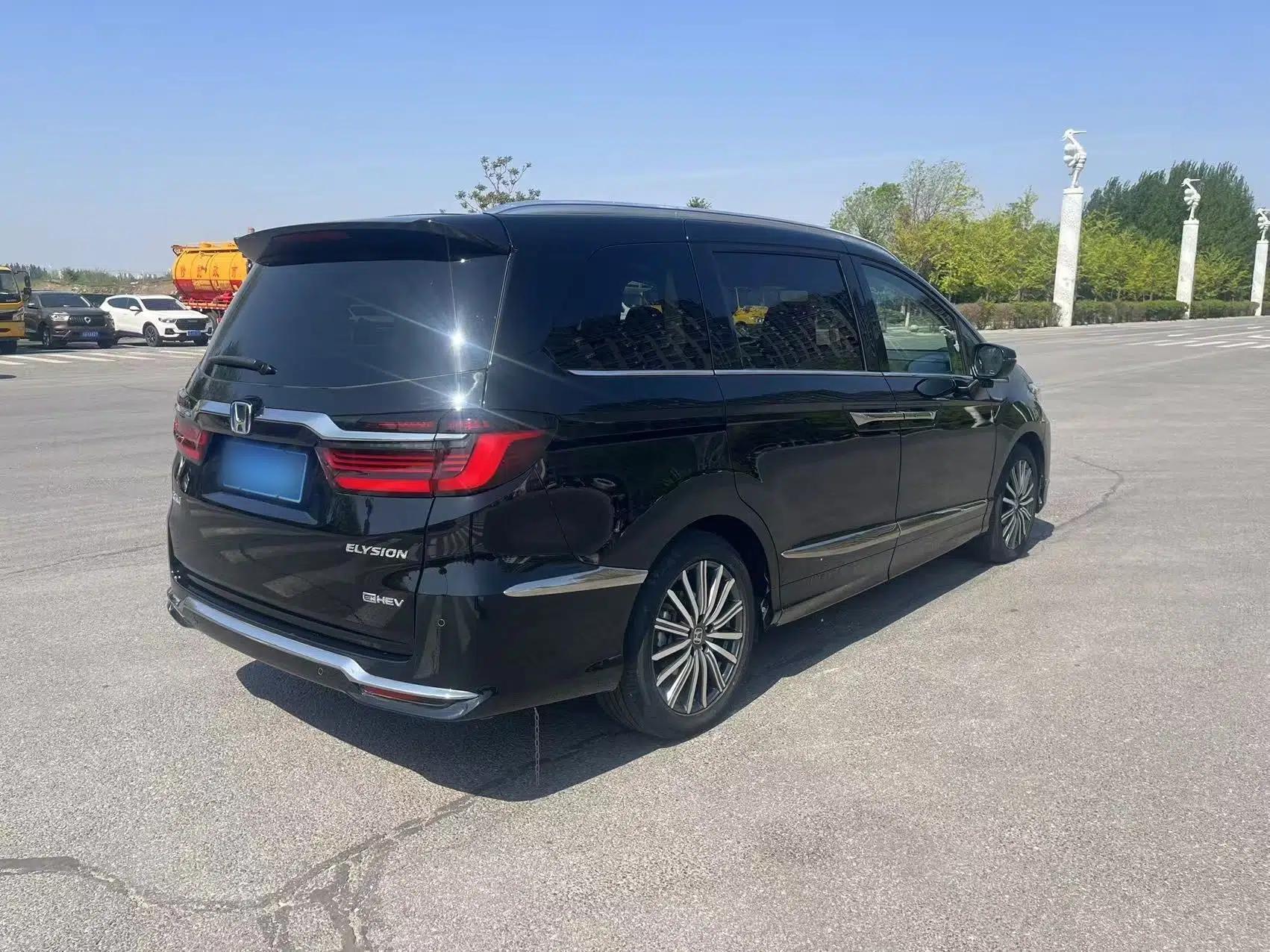 Honda Elysion 2024 2.0L eHEV Ultimate Edition — миниатюра 6