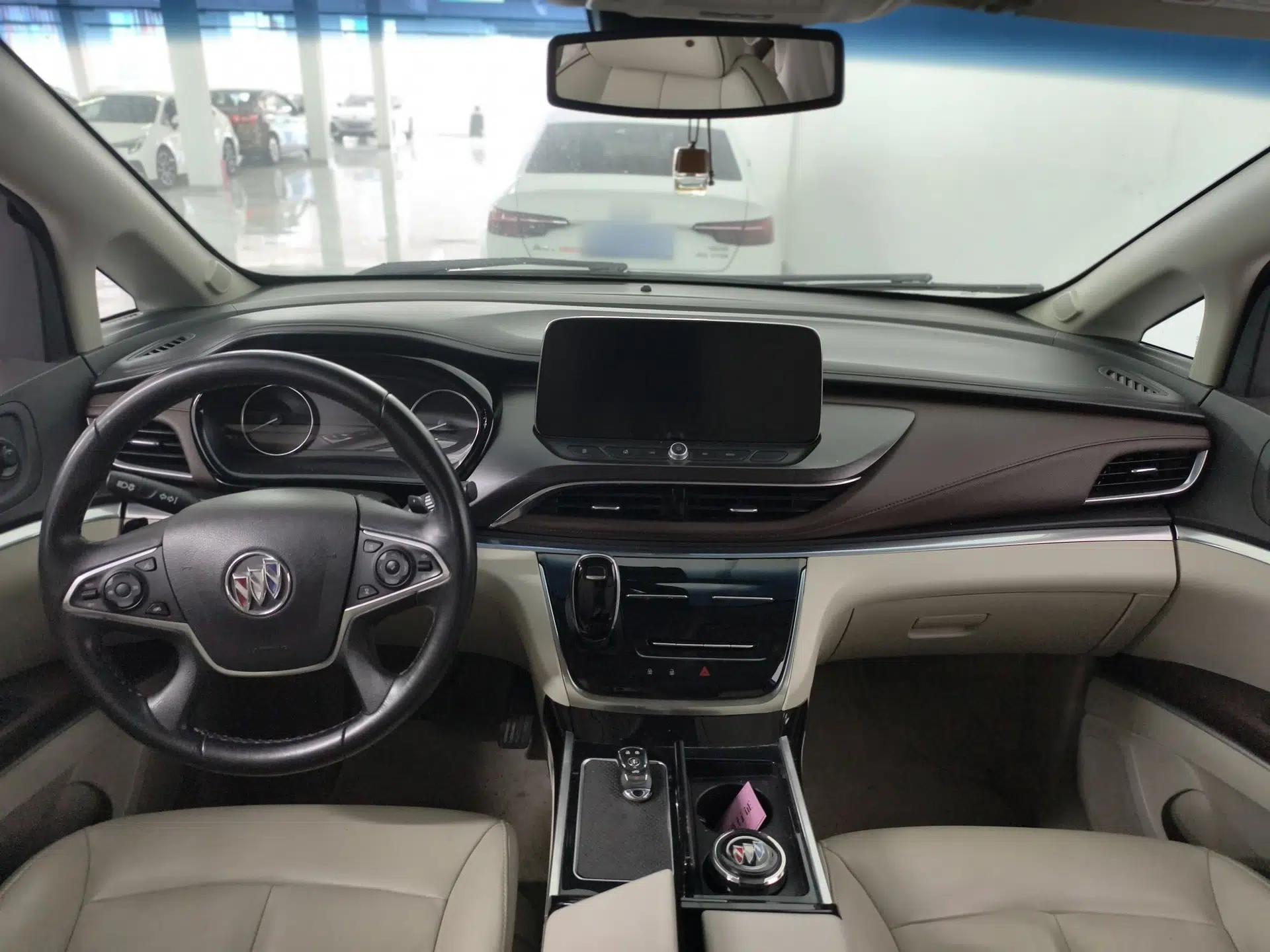 Buick GL8 2021 Land Cruiser Executive Class 652T Luxury Model — миниатюра 11