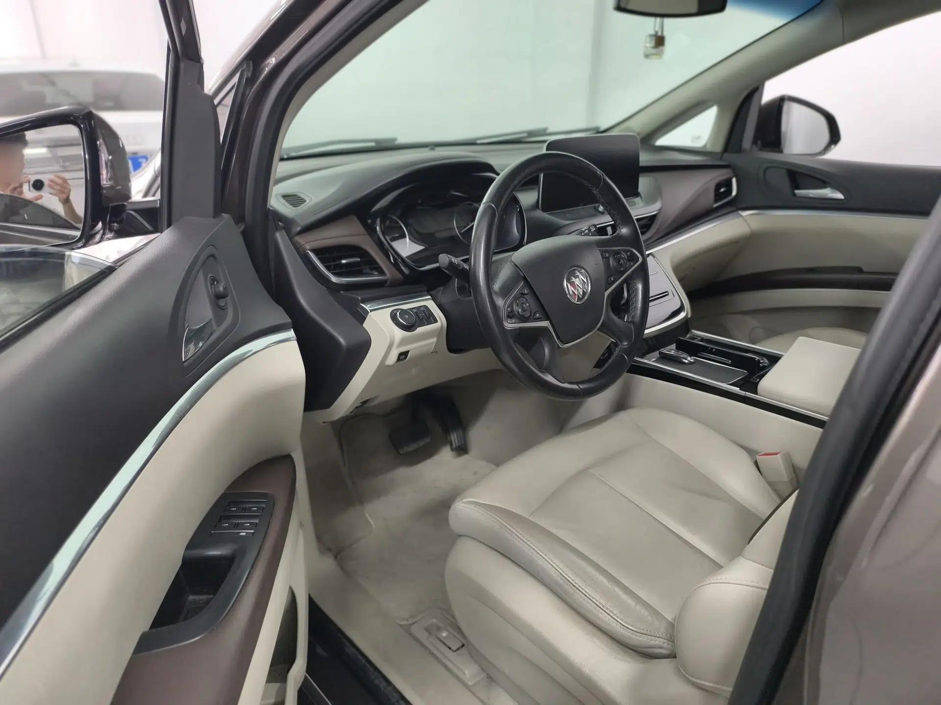 Buick GL8 2021 Land Cruiser Executive Class 652T Luxury Model — миниатюра 12