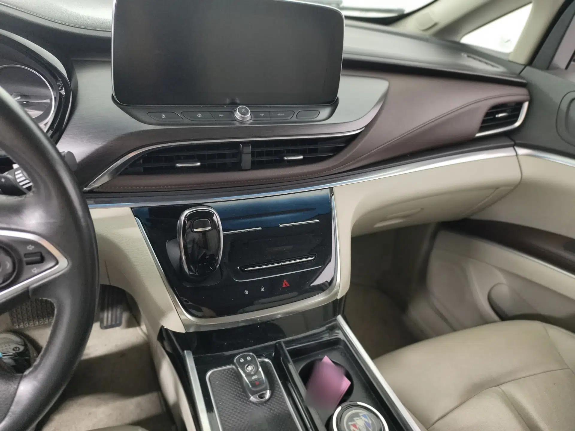 Buick GL8 2021 Land Cruiser Executive Class 652T Luxury Model — миниатюра 14