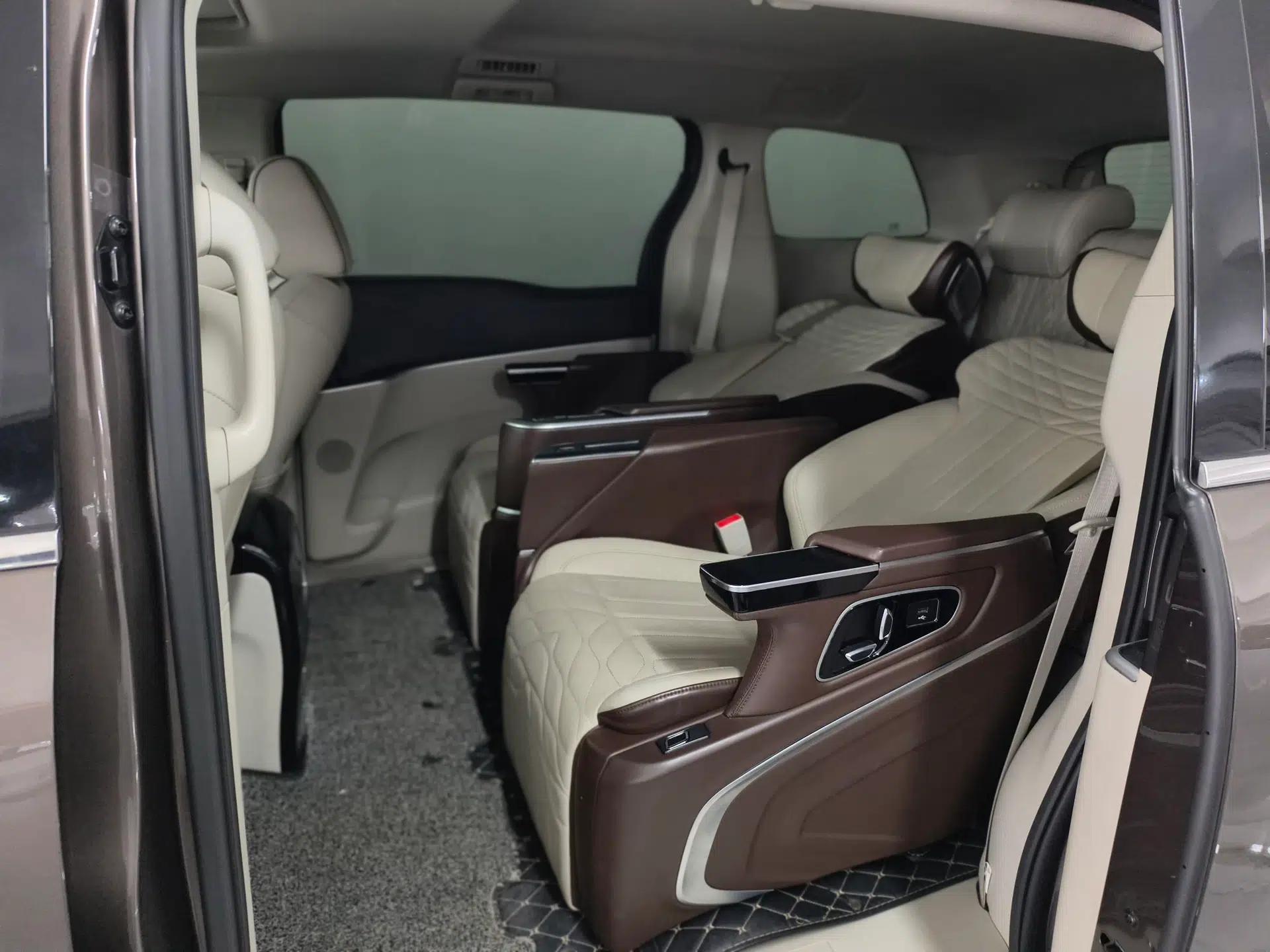 Buick GL8 2021 Land Cruiser Executive Class 652T Luxury Model — миниатюра 8