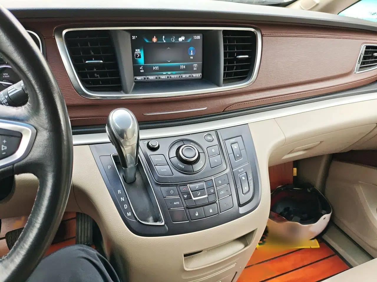 Buick GL8 2018 28T Luxury Model China VI Standard — миниатюра 12