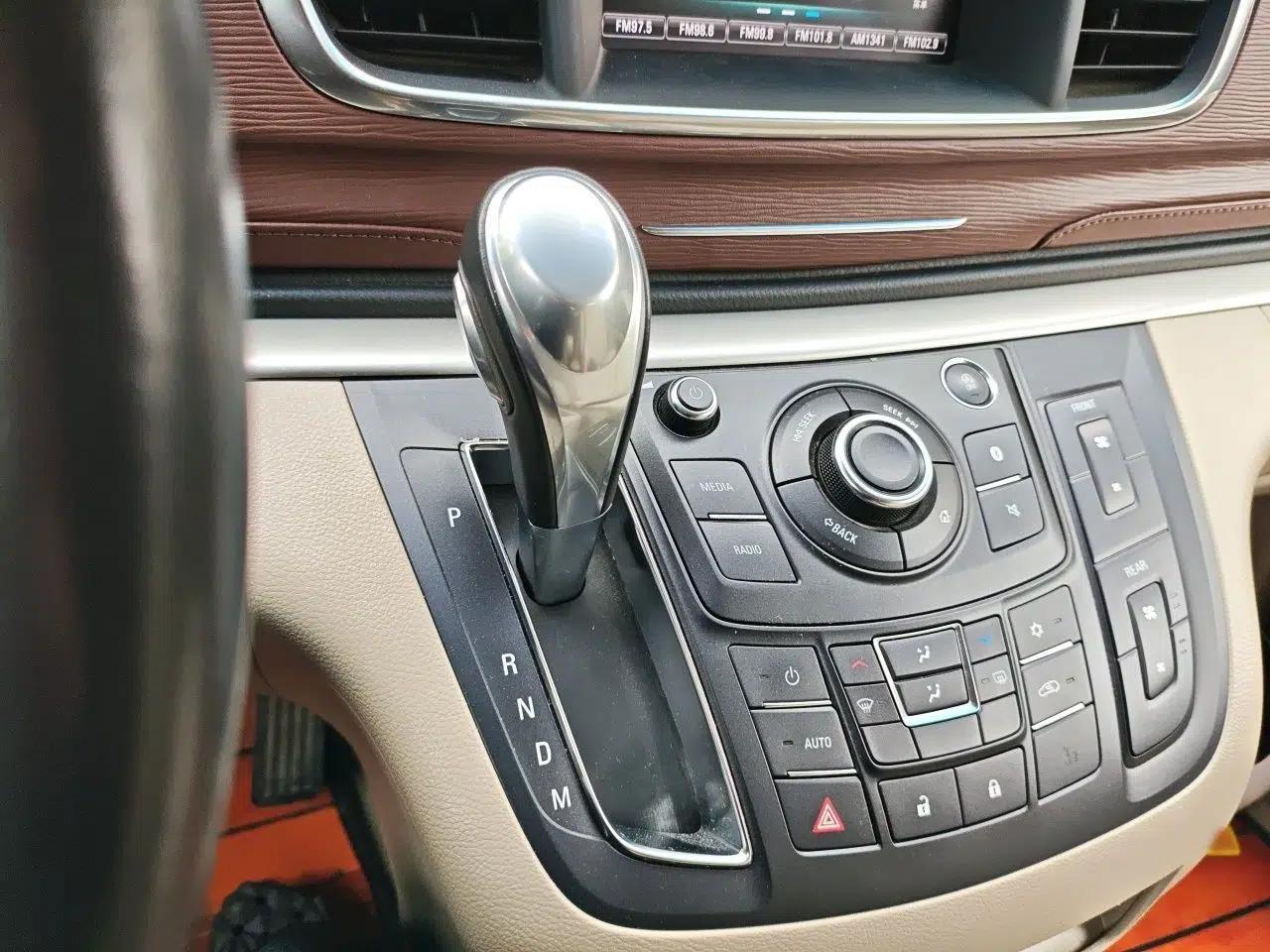 Buick GL8 2018 28T Luxury Model China VI Standard — миниатюра 13