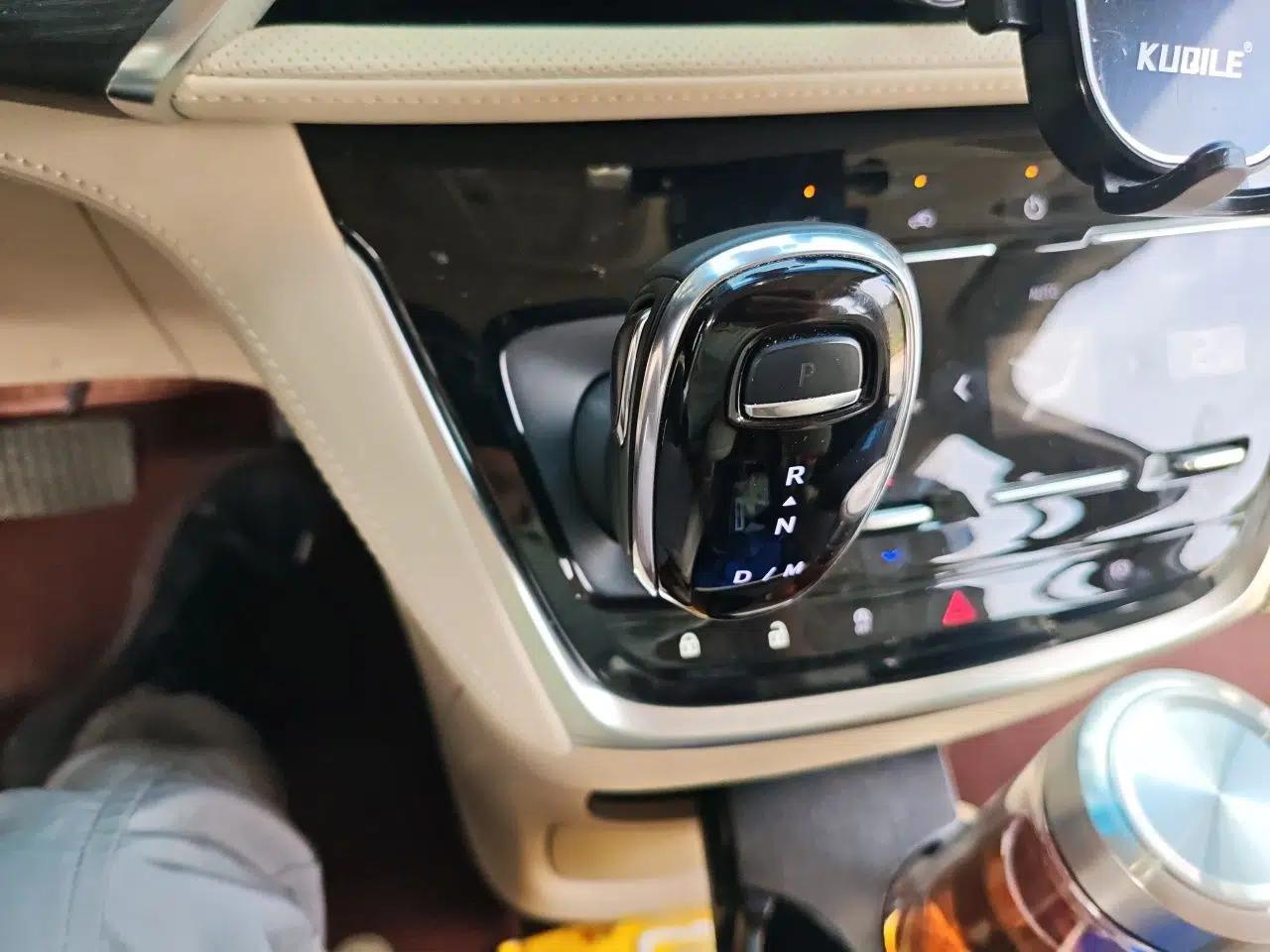 Buick GL8 2023 ES Lu Zun Deluxe Model — миниатюра 14