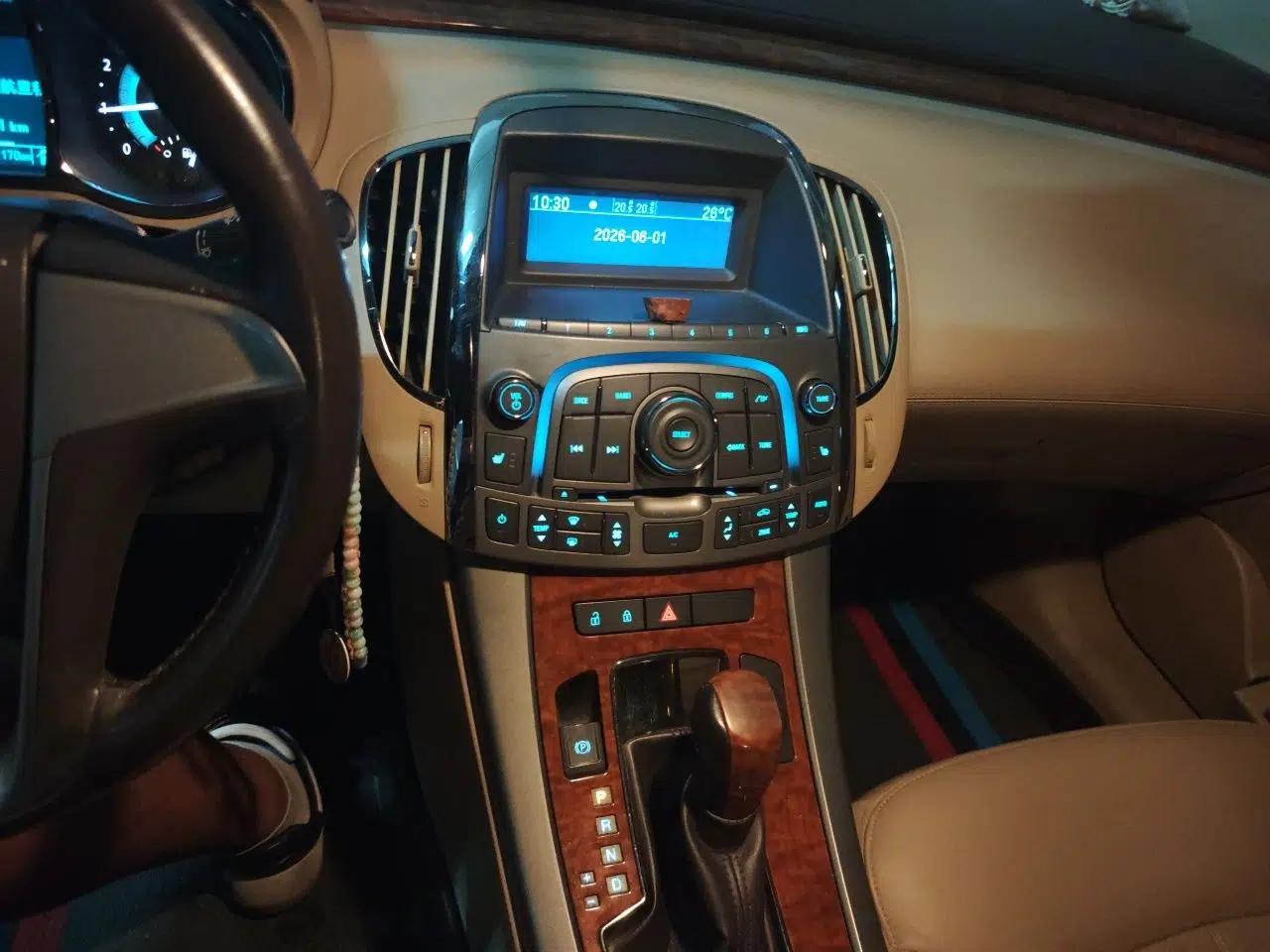 Buick LaCrosse 2012 2.4L SIDI Elegant Edition — миниатюра 13