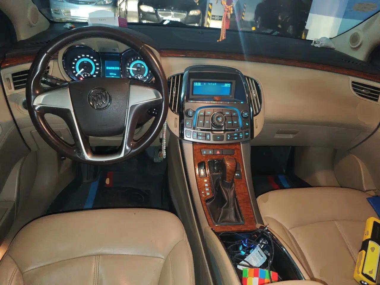 Buick LaCrosse 2012 2.4L SIDI Elegant Edition — миниатюра 9