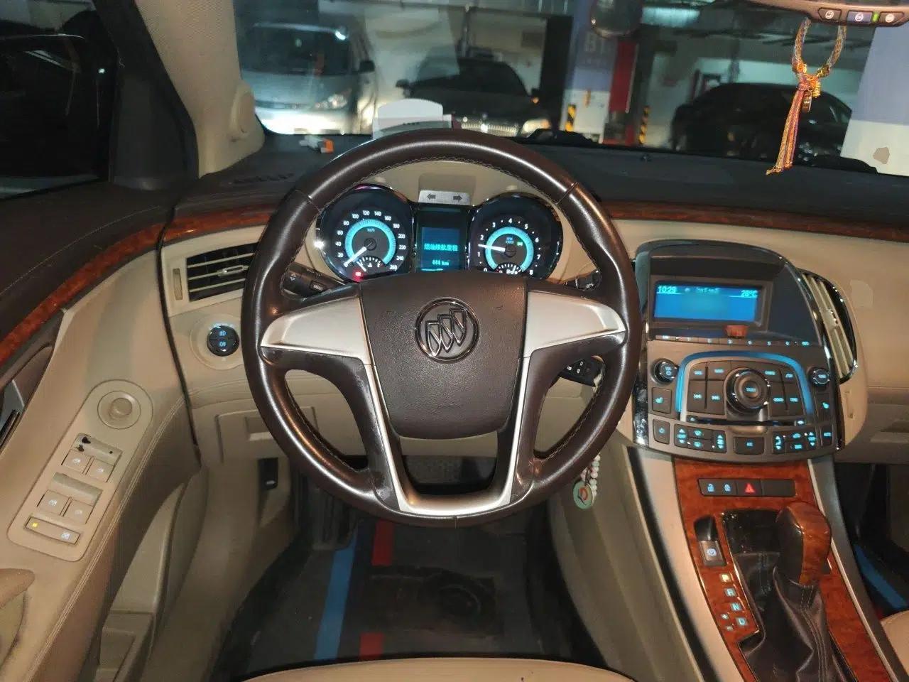 Buick LaCrosse 2012 2.4L SIDI Elegant Edition — миниатюра 10