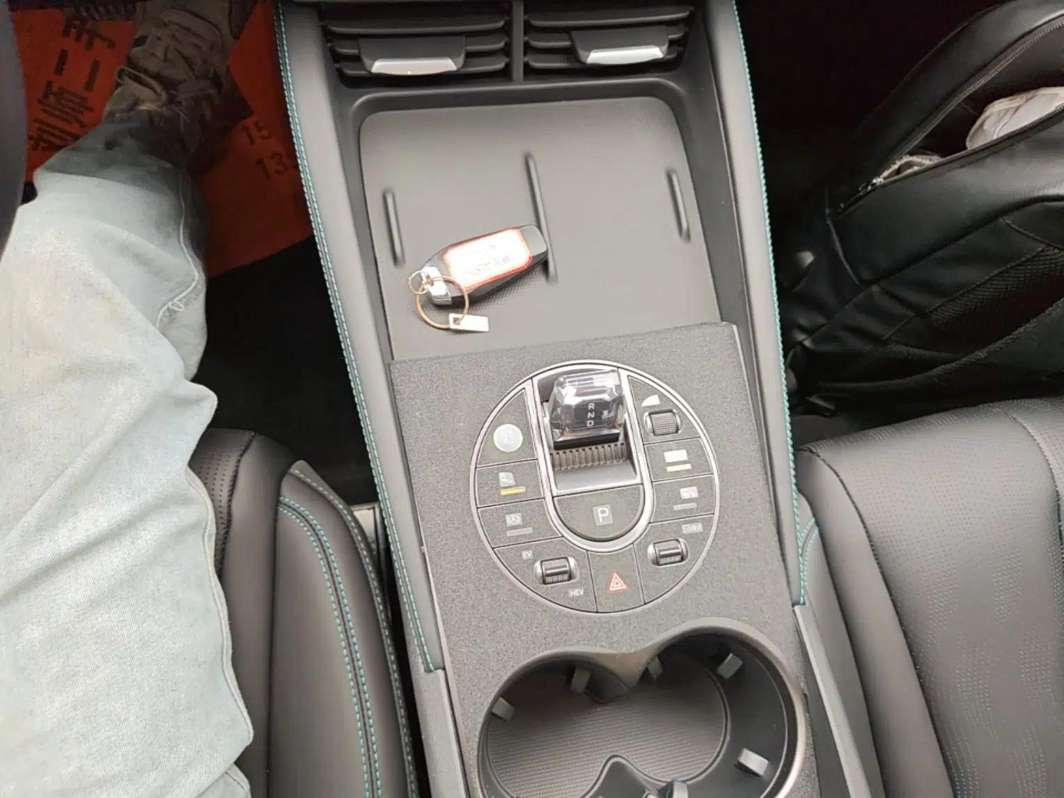 BYD Seal 06 New Energy 2024 DM-i 120KM Prestige Model — миниатюра 16