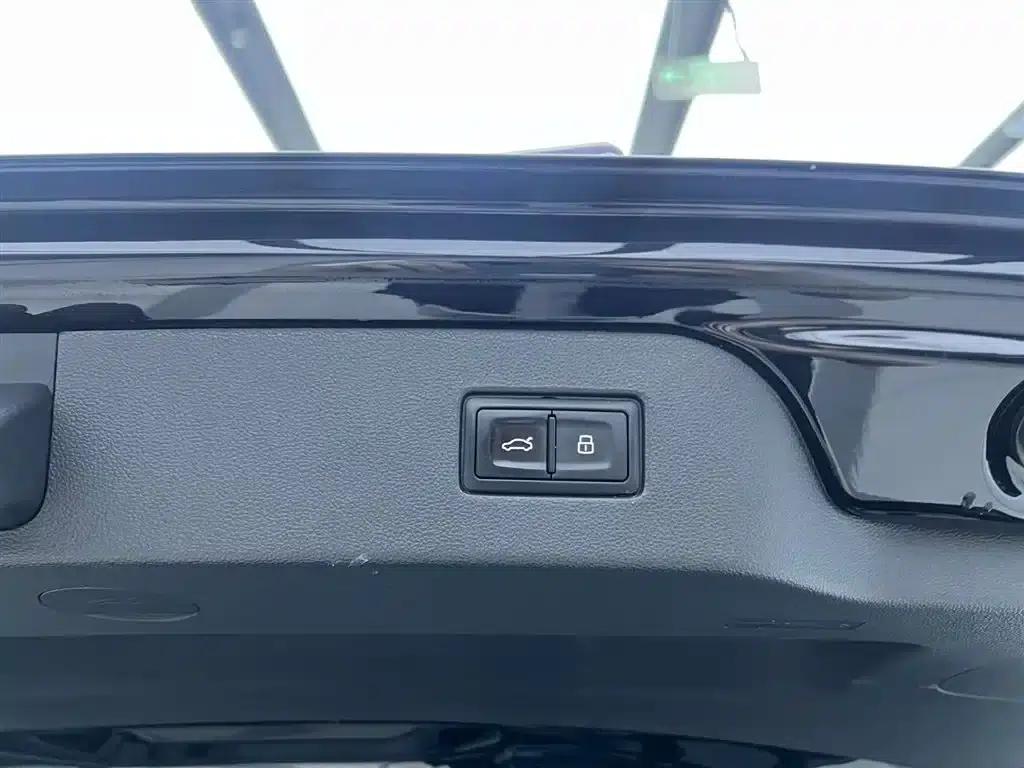 2023 Volkswagen Passat 330TSI Starry Sky Elite Edition — миниатюра 12