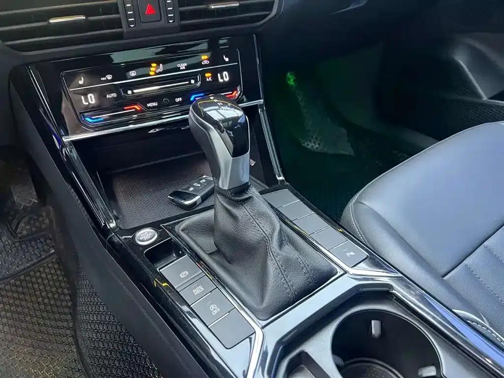 2023 Volkswagen Passat 330TSI Starry Sky Elite Edition — миниатюра 20