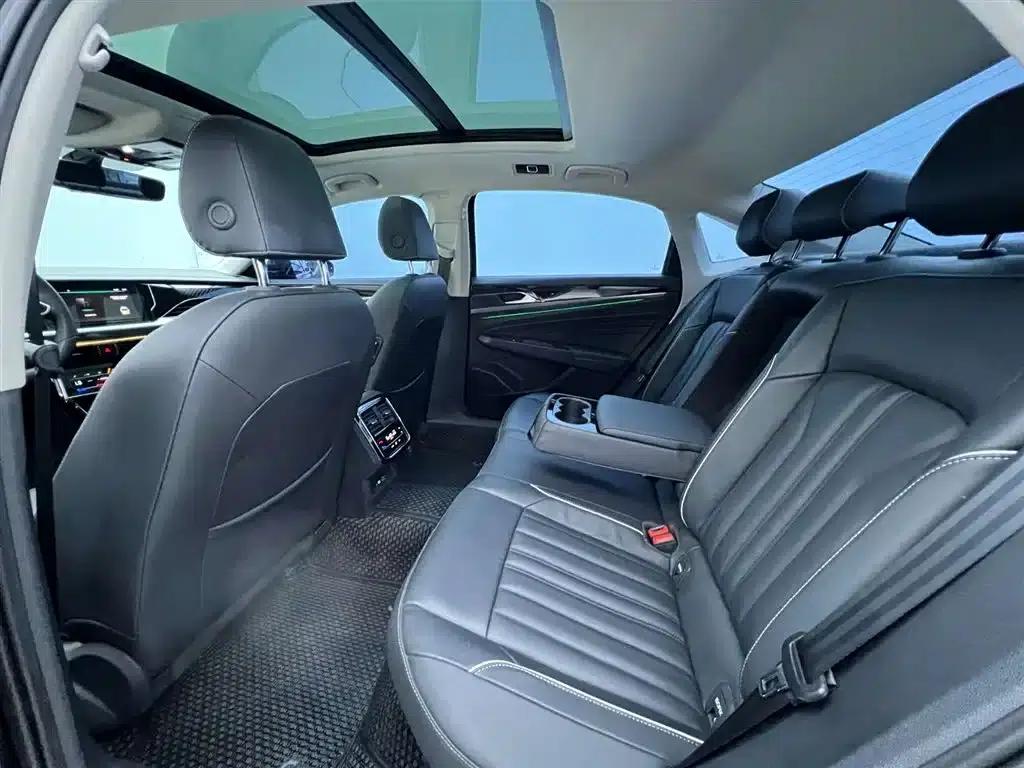 2023 Volkswagen Passat 330TSI Starry Sky Elite Edition — миниатюра 23