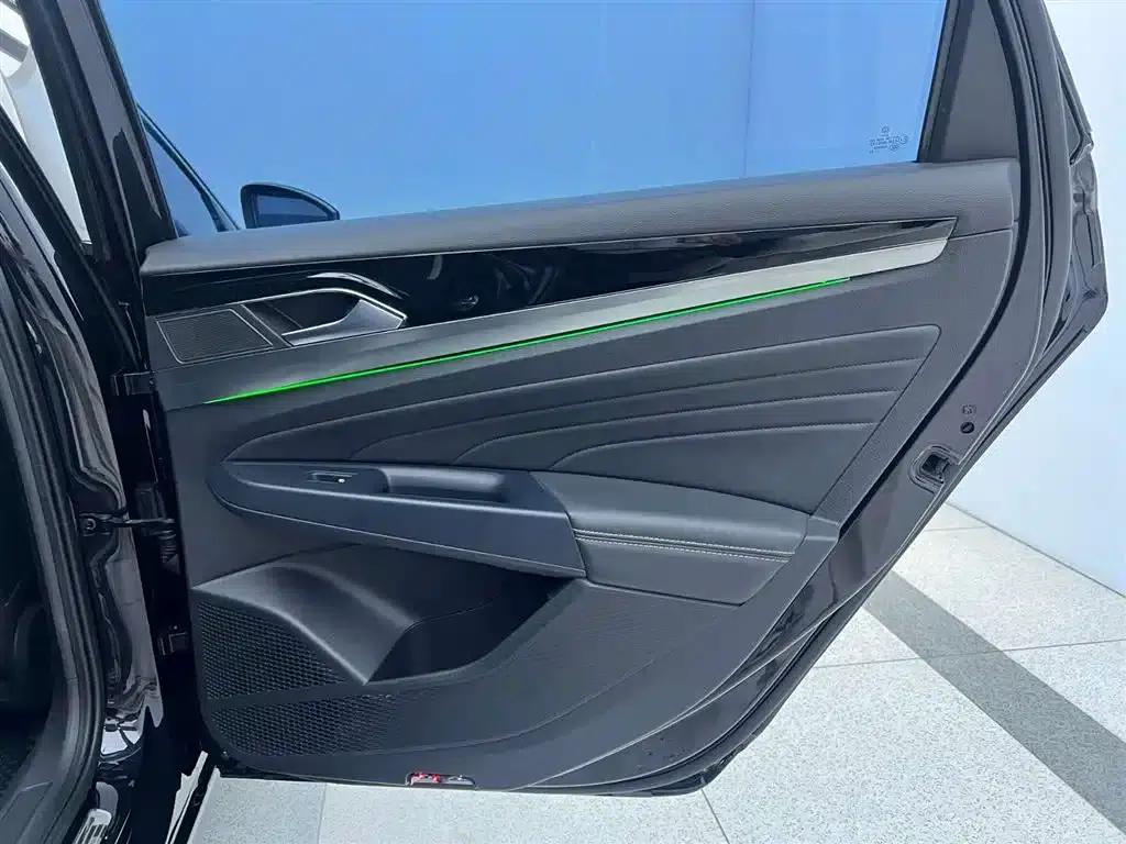 2023 Volkswagen Passat 330TSI Starry Sky Elite Edition — миниатюра 26