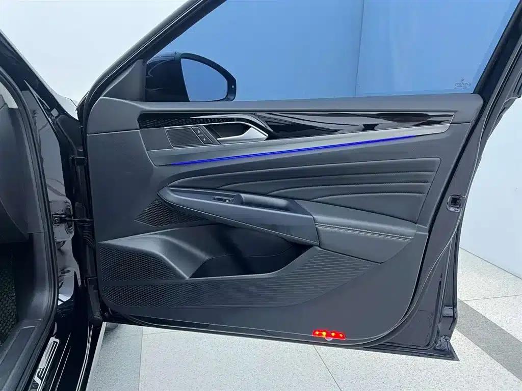 2023 Volkswagen Passat 330TSI Starry Sky Elite Edition — миниатюра 28