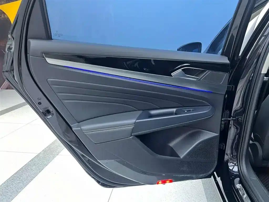 2023 Volkswagen Passat 330TSI Starry Sky Elite Edition — миниатюра 29