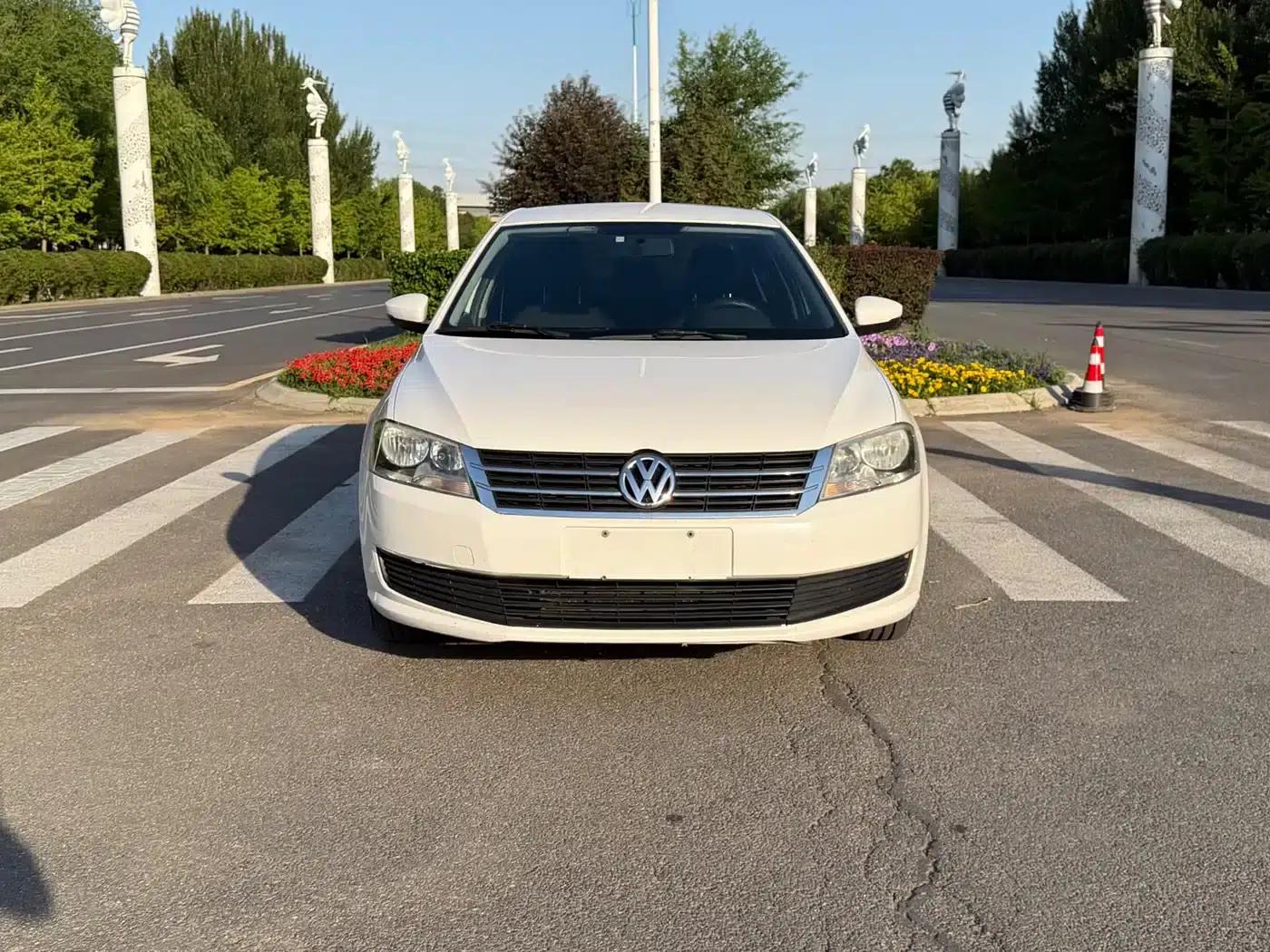 2015 Volkswagen Lavida 1.6L Automatic Comfort Edition — миниатюра 3