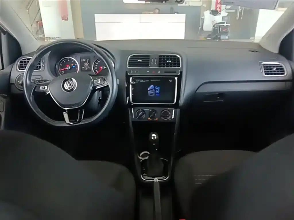 2018 Polo 1.5L Automatic Comfort Edition — миниатюра 10