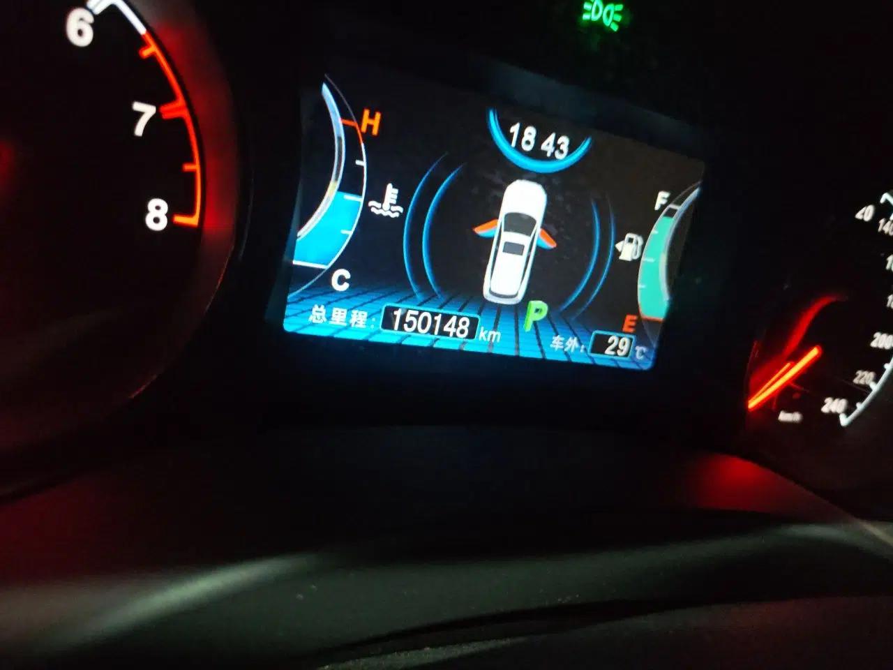 BYD Song 2016 Gaishi Edition 1.5TID Automatic Luxury Model — миниатюра 12