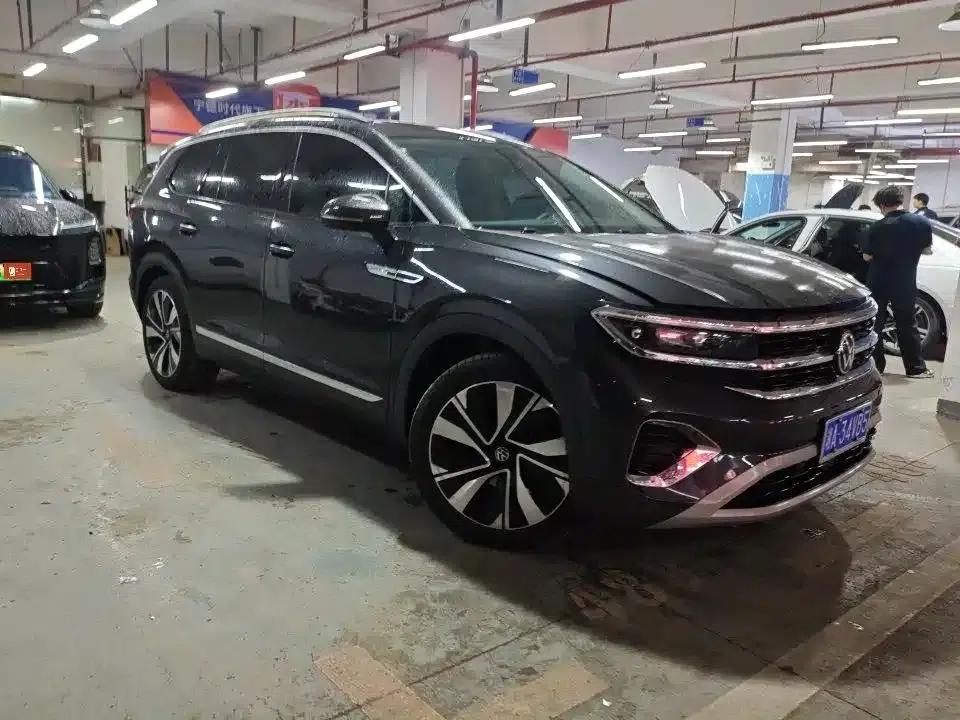 2023 Range Rover 380TSI AWD Luxury Pro — миниатюра 1