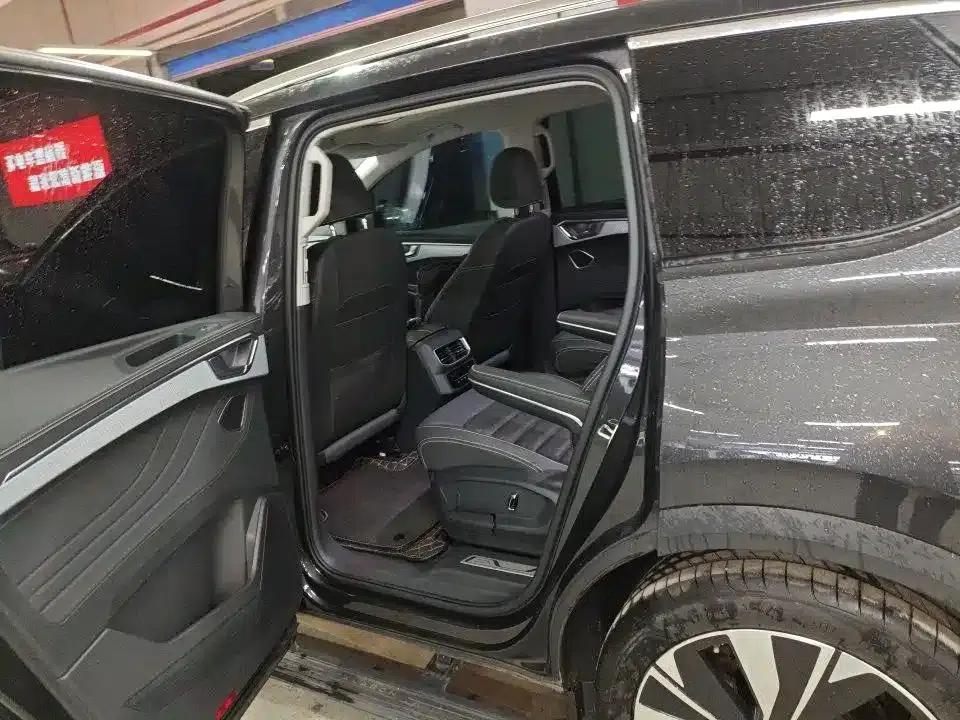2023 Range Rover 380TSI AWD Luxury Pro — миниатюра 4