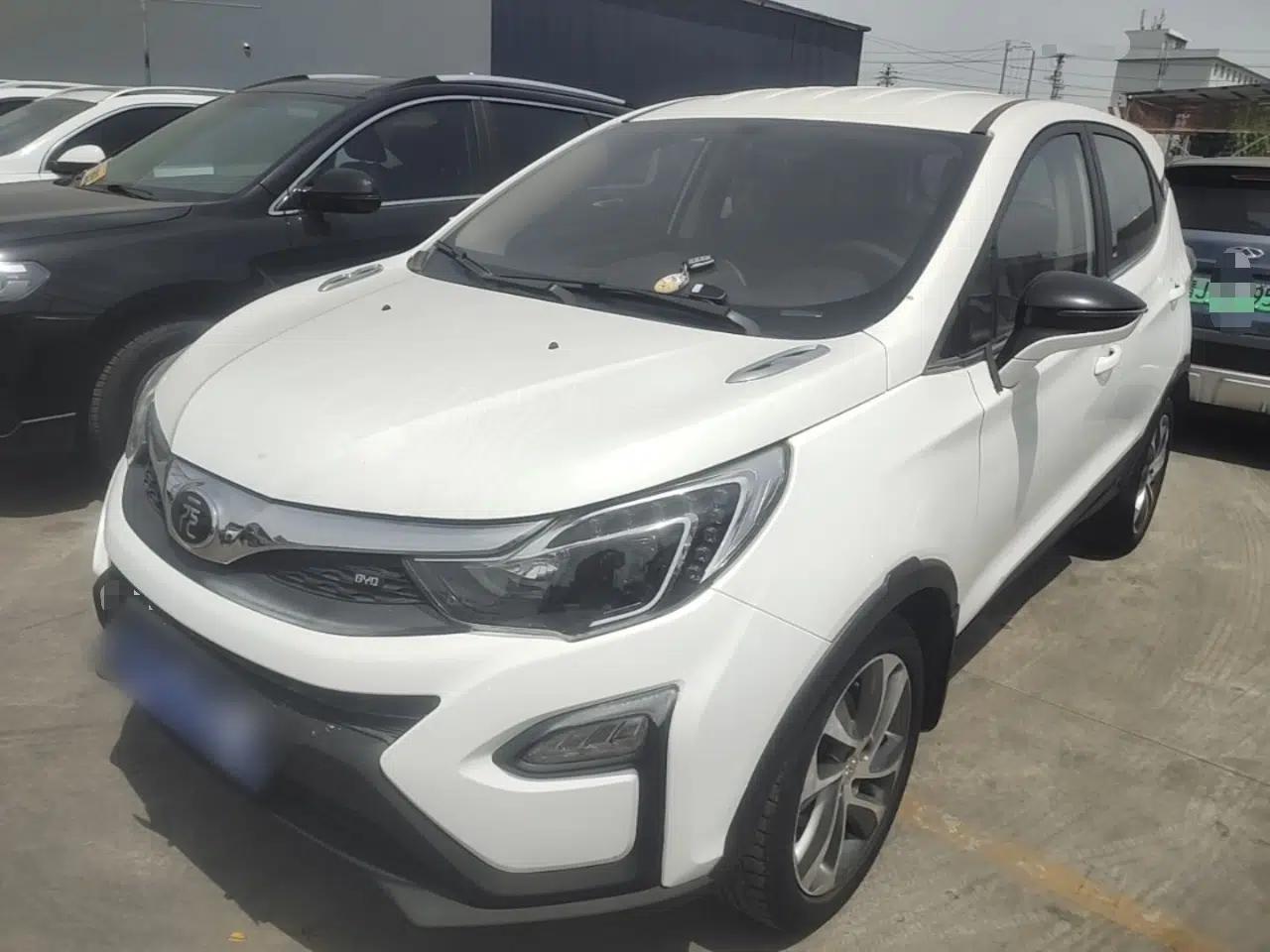BYD Yuan 2017 1.5L Automatic Cool & Connected Model — миниатюра 1