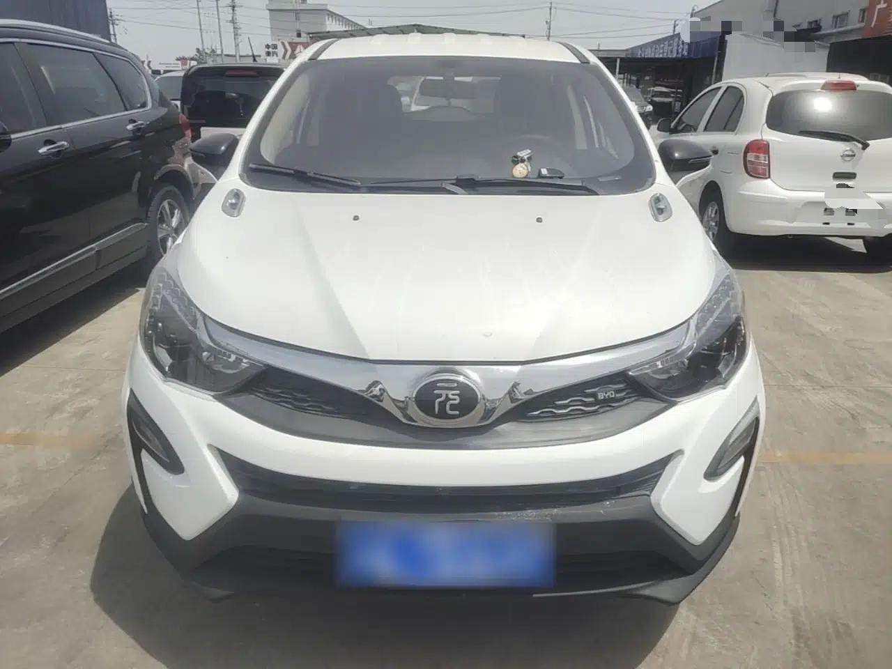 BYD Yuan 2017 1.5L Automatic Cool & Connected Model — миниатюра 2
