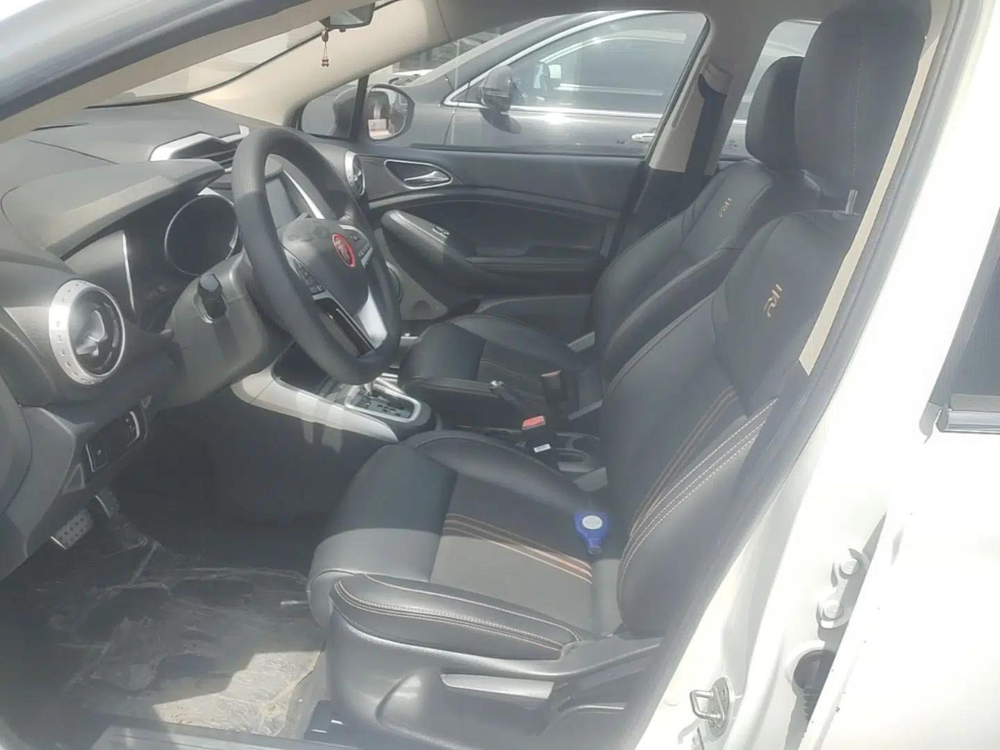 BYD Yuan 2017 1.5L Automatic Cool & Connected Model — миниатюра 17