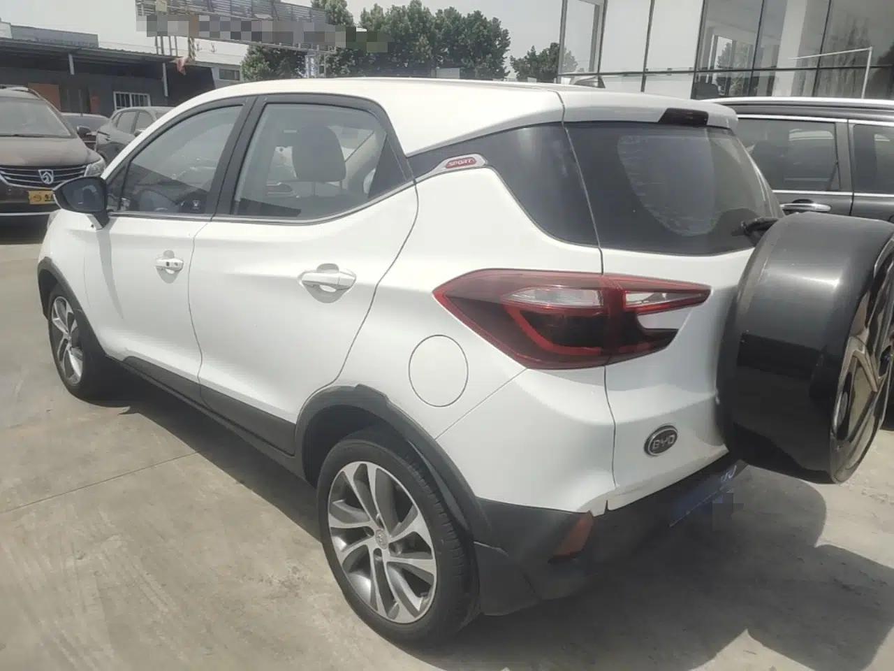 BYD Yuan 2017 1.5L Automatic Cool & Connected Model — миниатюра 4