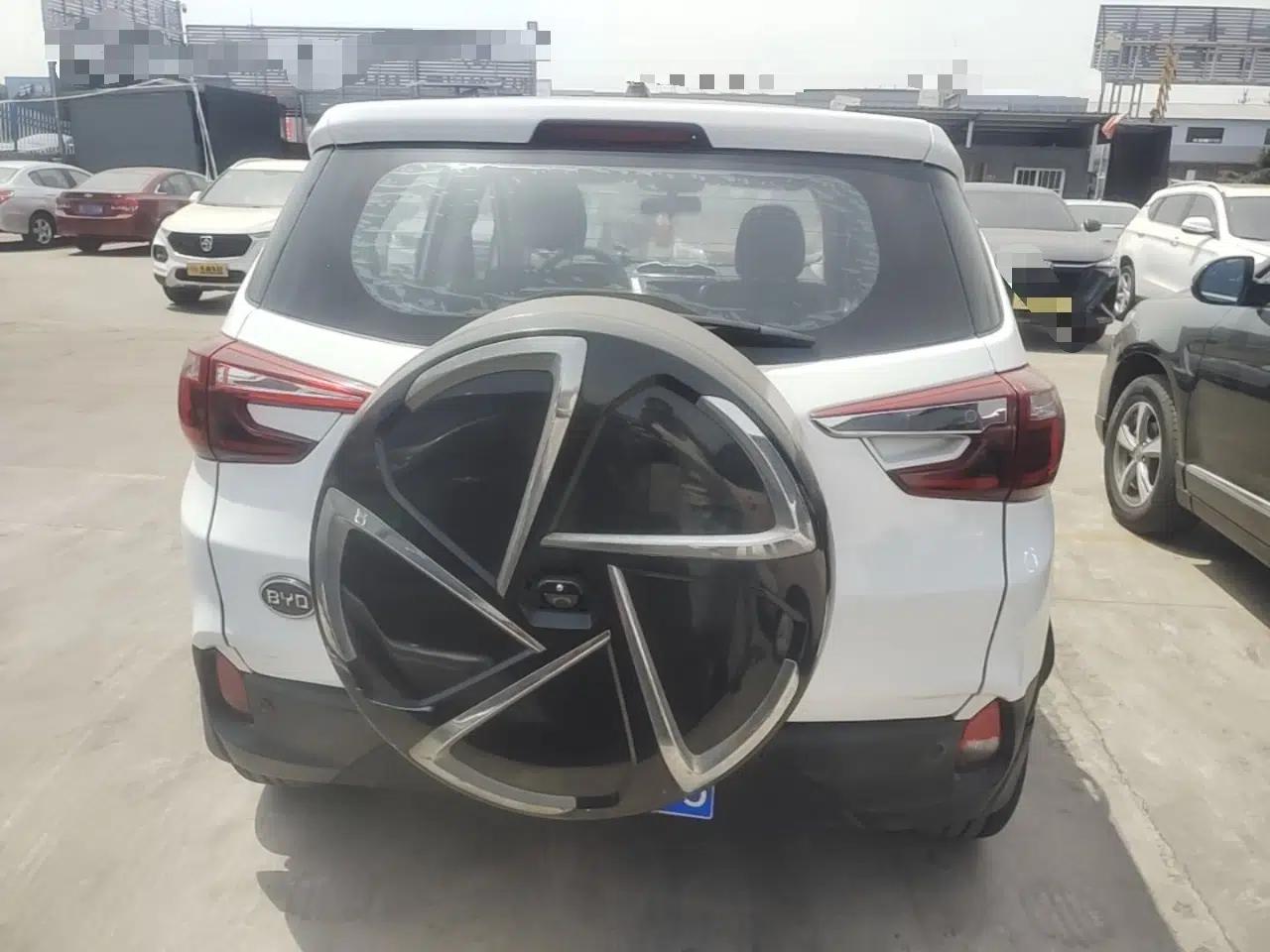 BYD Yuan 2017 1.5L Automatic Cool & Connected Model — миниатюра 5
