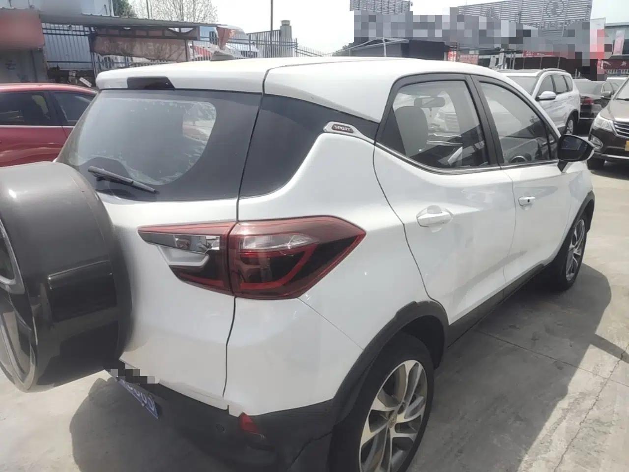BYD Yuan 2017 1.5L Automatic Cool & Connected Model — миниатюра 6