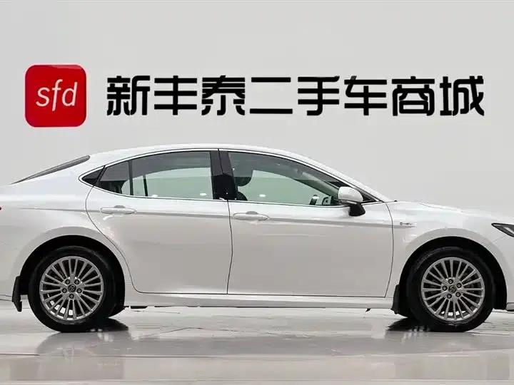 2024 Camry Hybrid 2.0HE Elite Edition — миниатюра 3