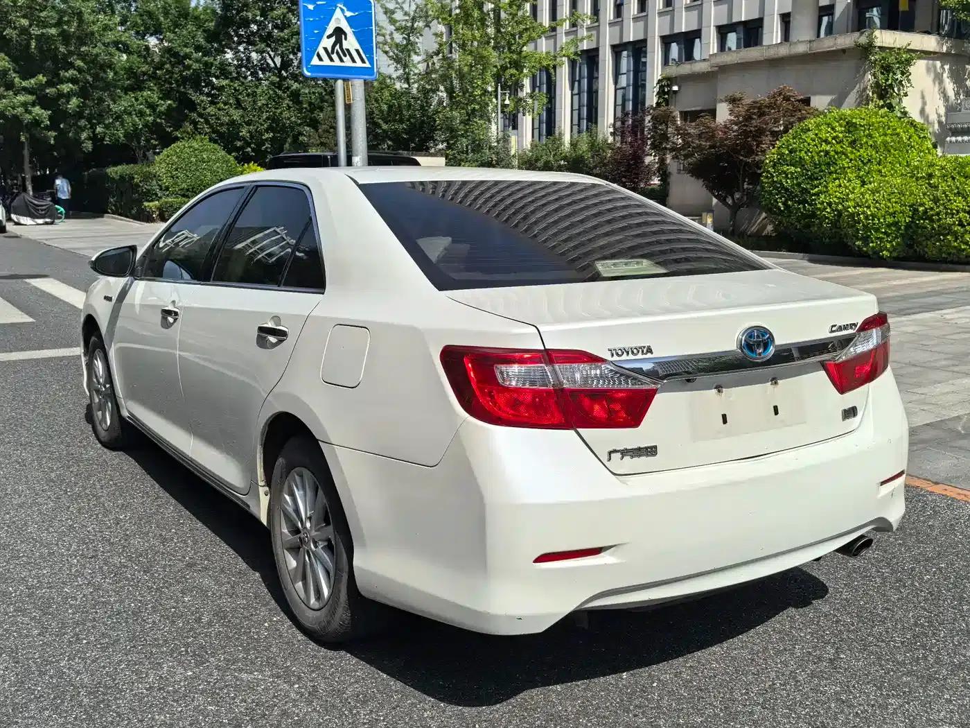 2012 Camry Hybrid 2.5HG Luxury Edition — миниатюра 3