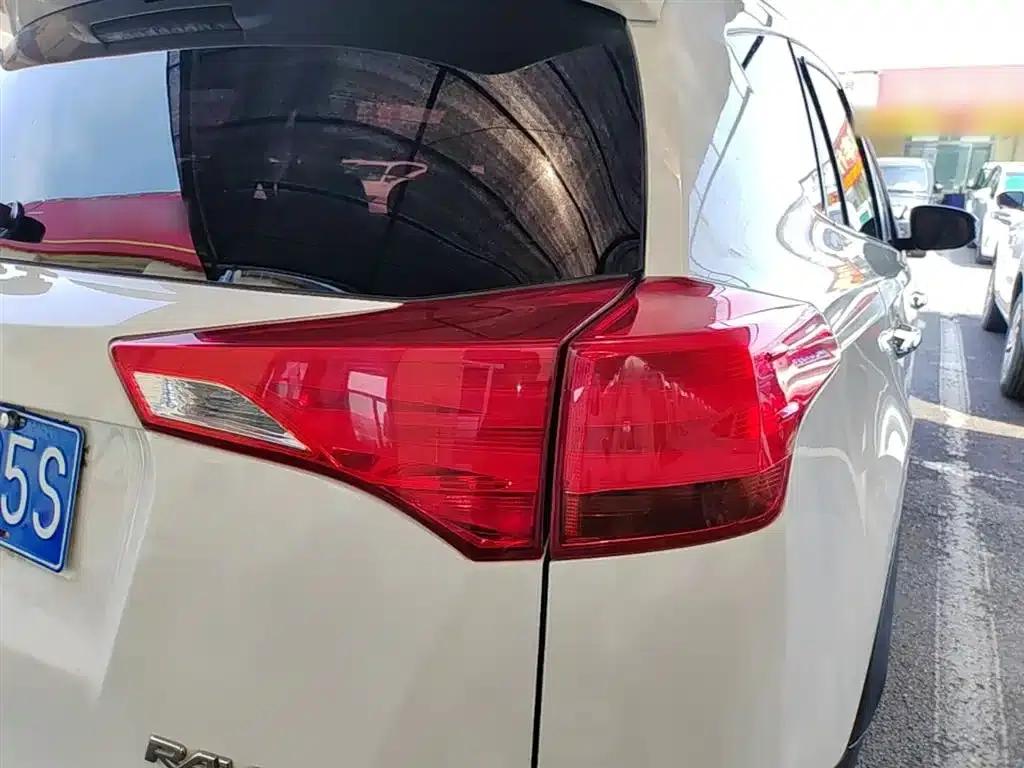 2013 RAV4 2.0L CVT 4WD Elite Edition — миниатюра 8