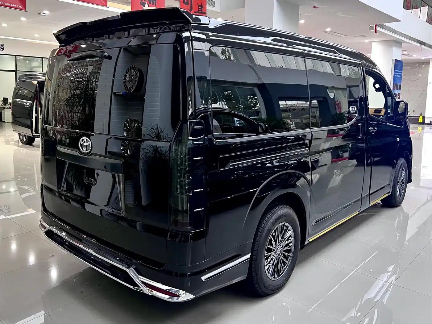 2025 HIACE 3.5L Automatic — миниатюра 3