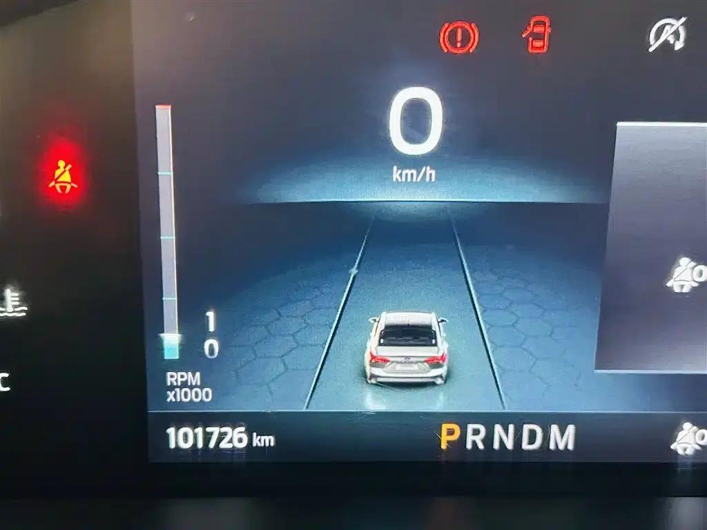2022 Ford Focus Sedan EcoBoost 180 Automatic ST Line — миниатюра 16
