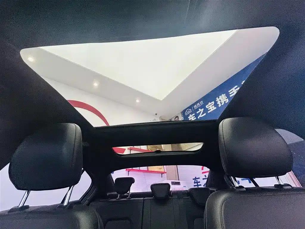 2022 Ford Focus Sedan EcoBoost 180 Automatic ST Line — миниатюра 25