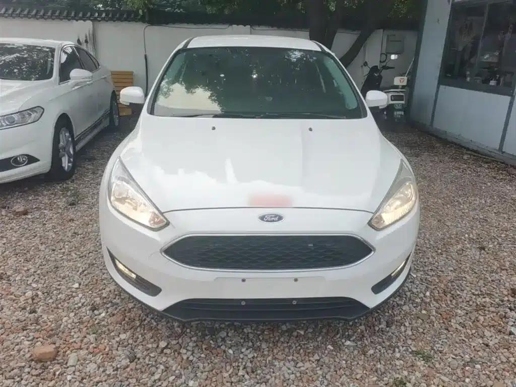 Ford Focus 2017 Hatchback 1.6L Manual Comfort Smart Edition — миниатюра 3