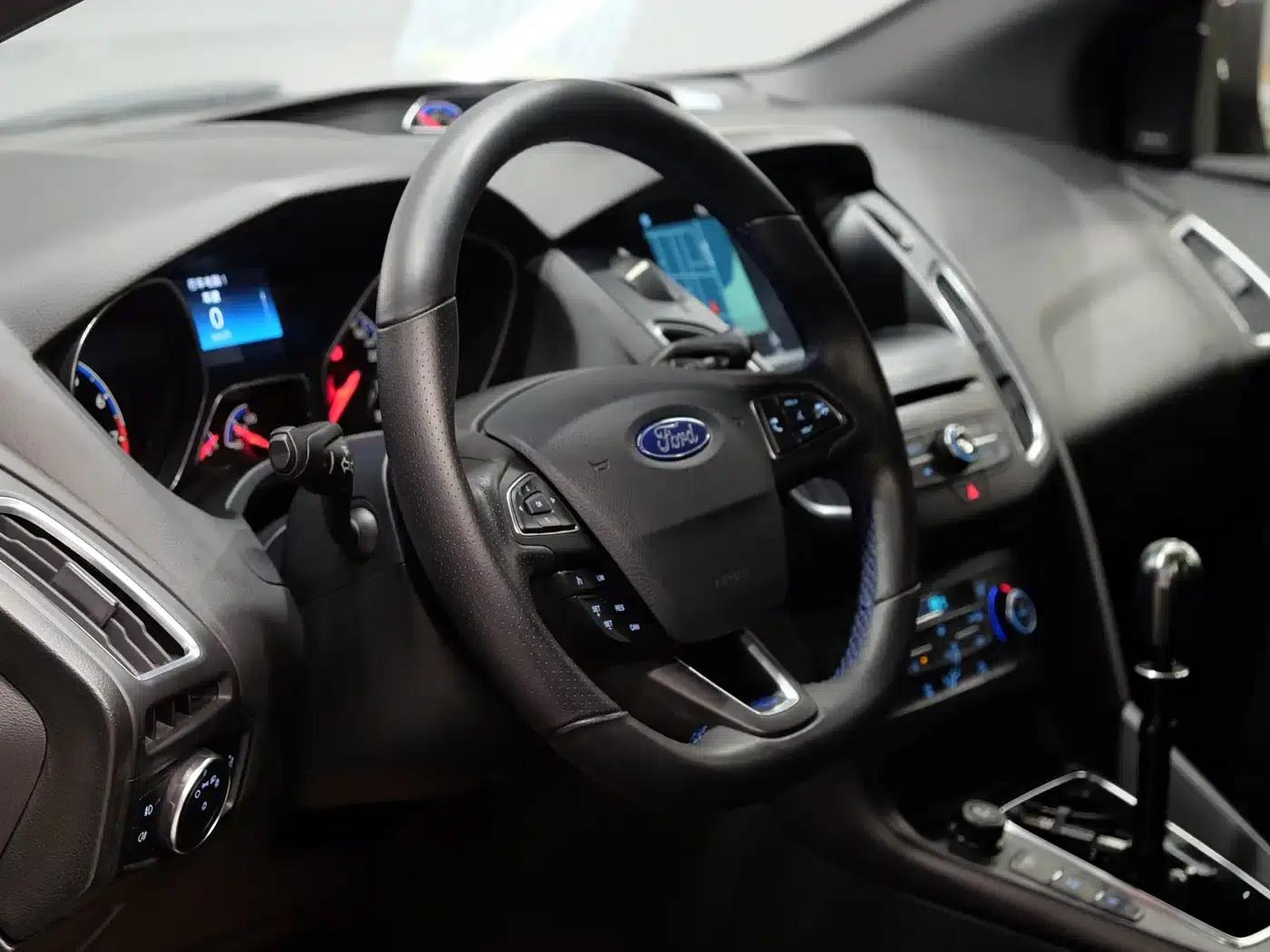 2016 Ford Focus 2.3T RS Track Edition (Imported) — миниатюра 6